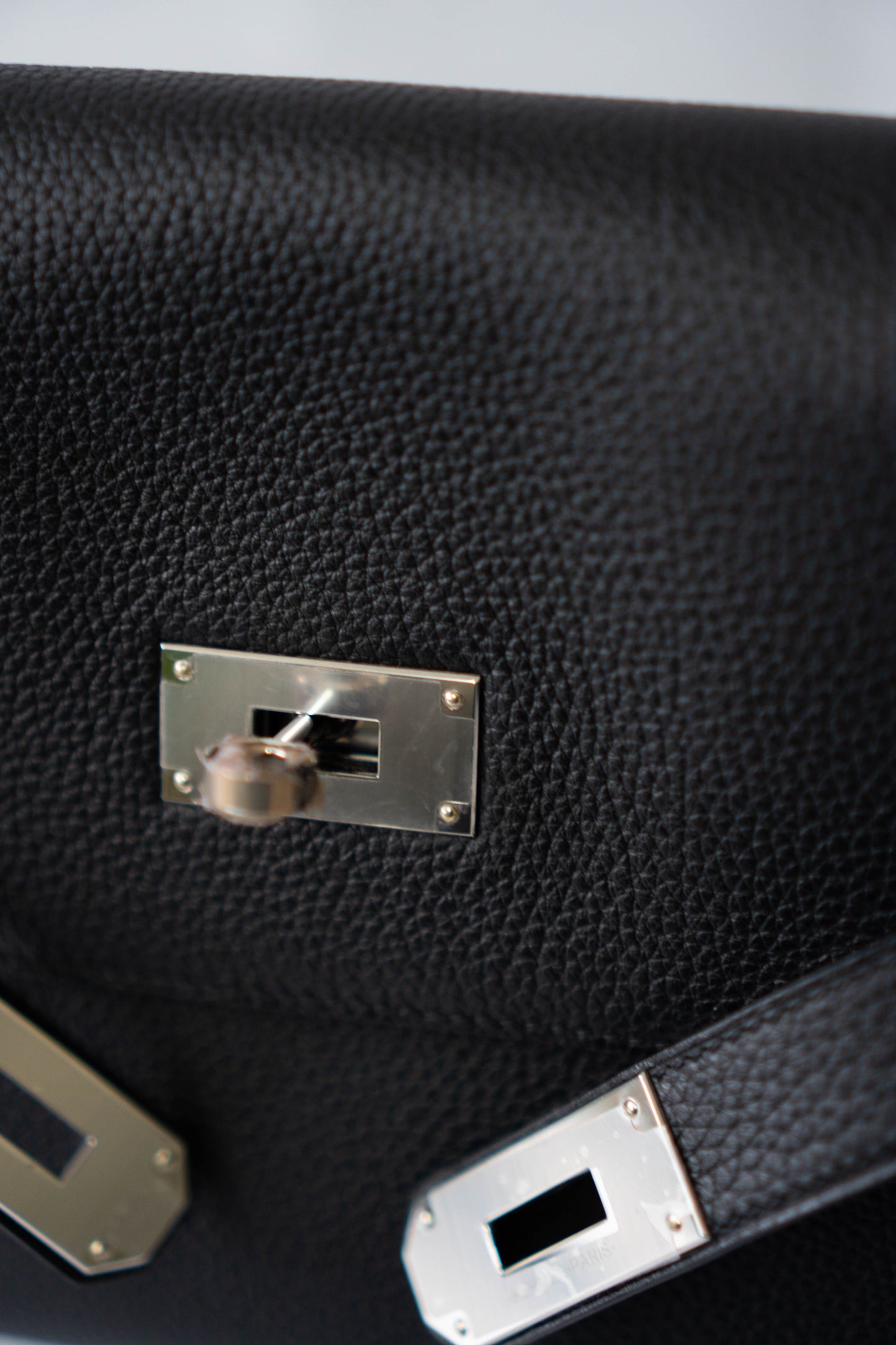 KL Messenger – Noir Togo (With Intricate Leather Veining) with Palladium Hardware