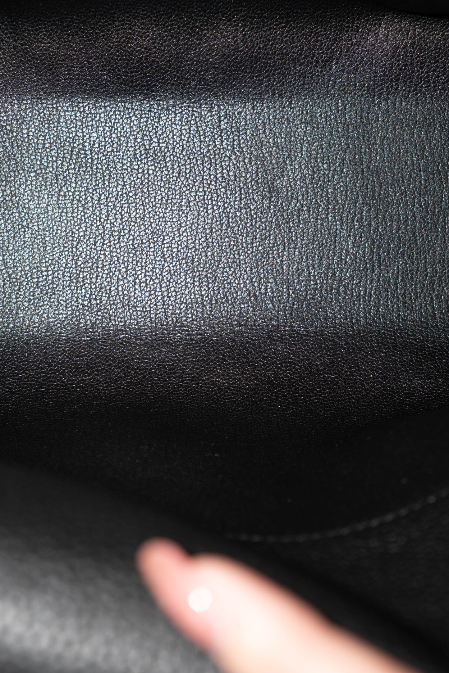 KL Messenger – Noir Togo (With Intricate Leather Veining) with Palladium Hardware