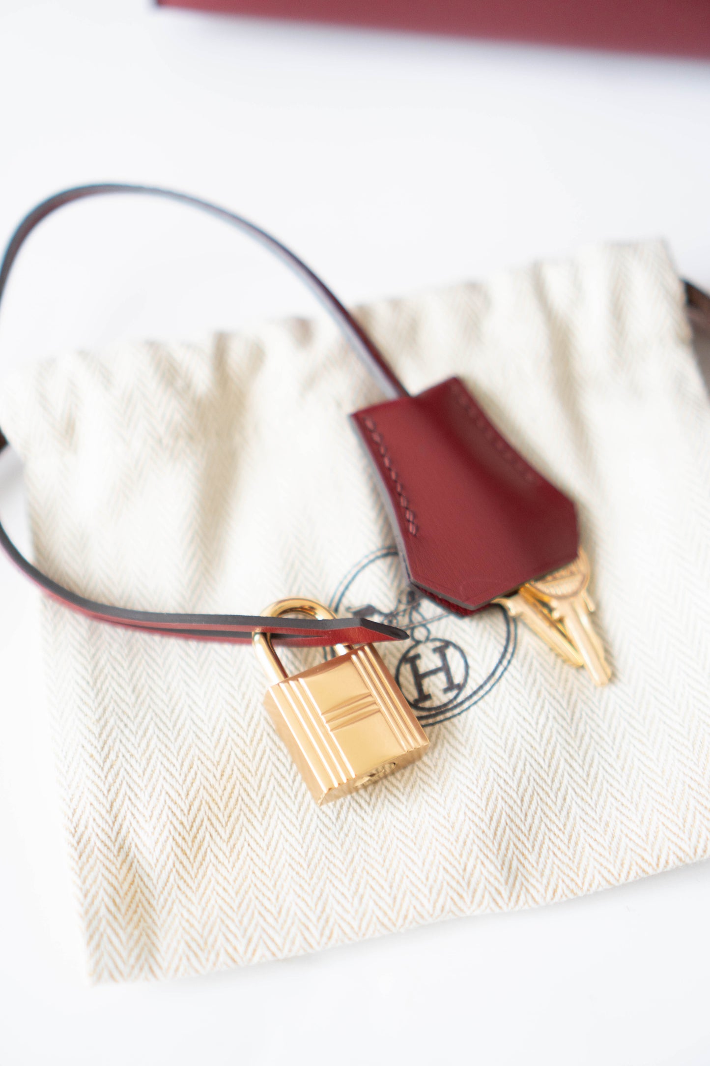 KL 25 Sellier – Rouge H Box Leather with Gold Hardware