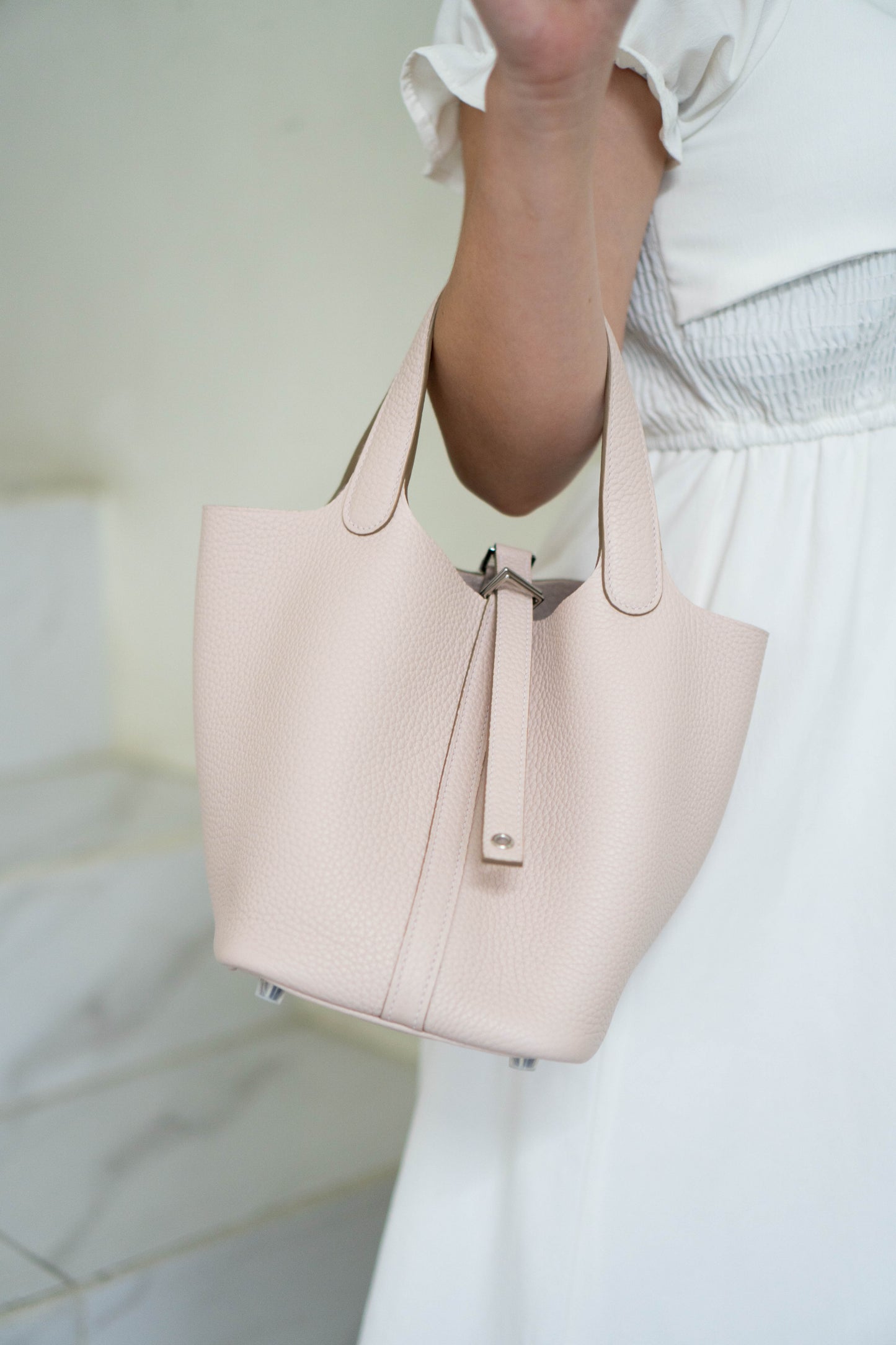 Pico Bucket Bag 18 – Mauve Pale Clemence with Palladium Hardware