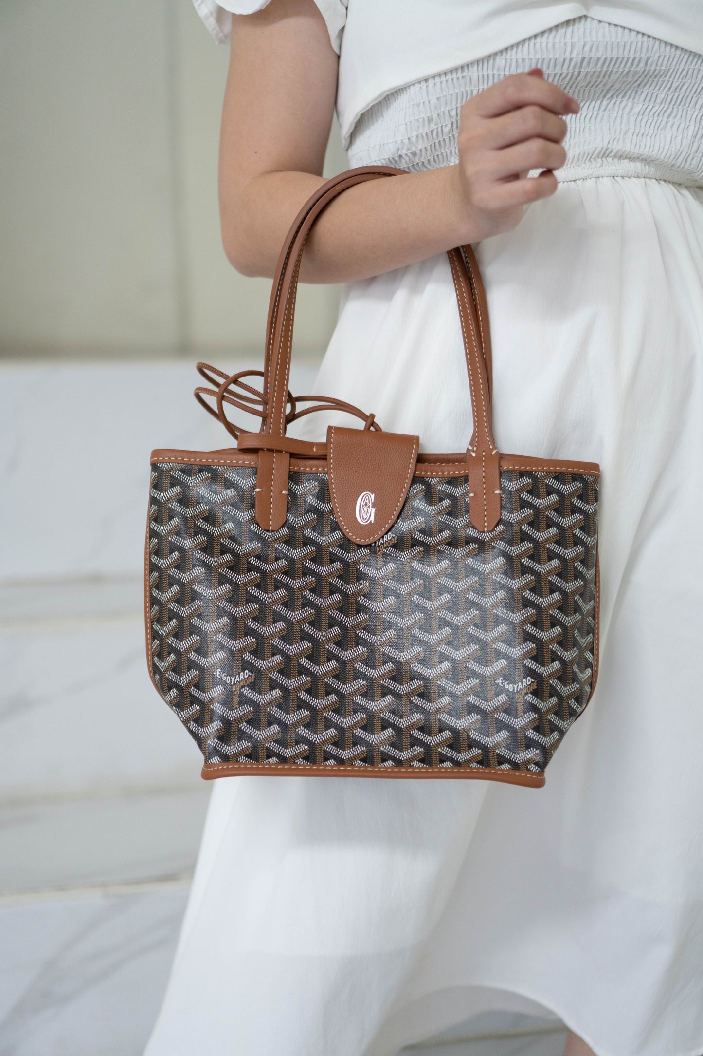 Mini Anjou – Black & Tan Goyrdine Canvas
