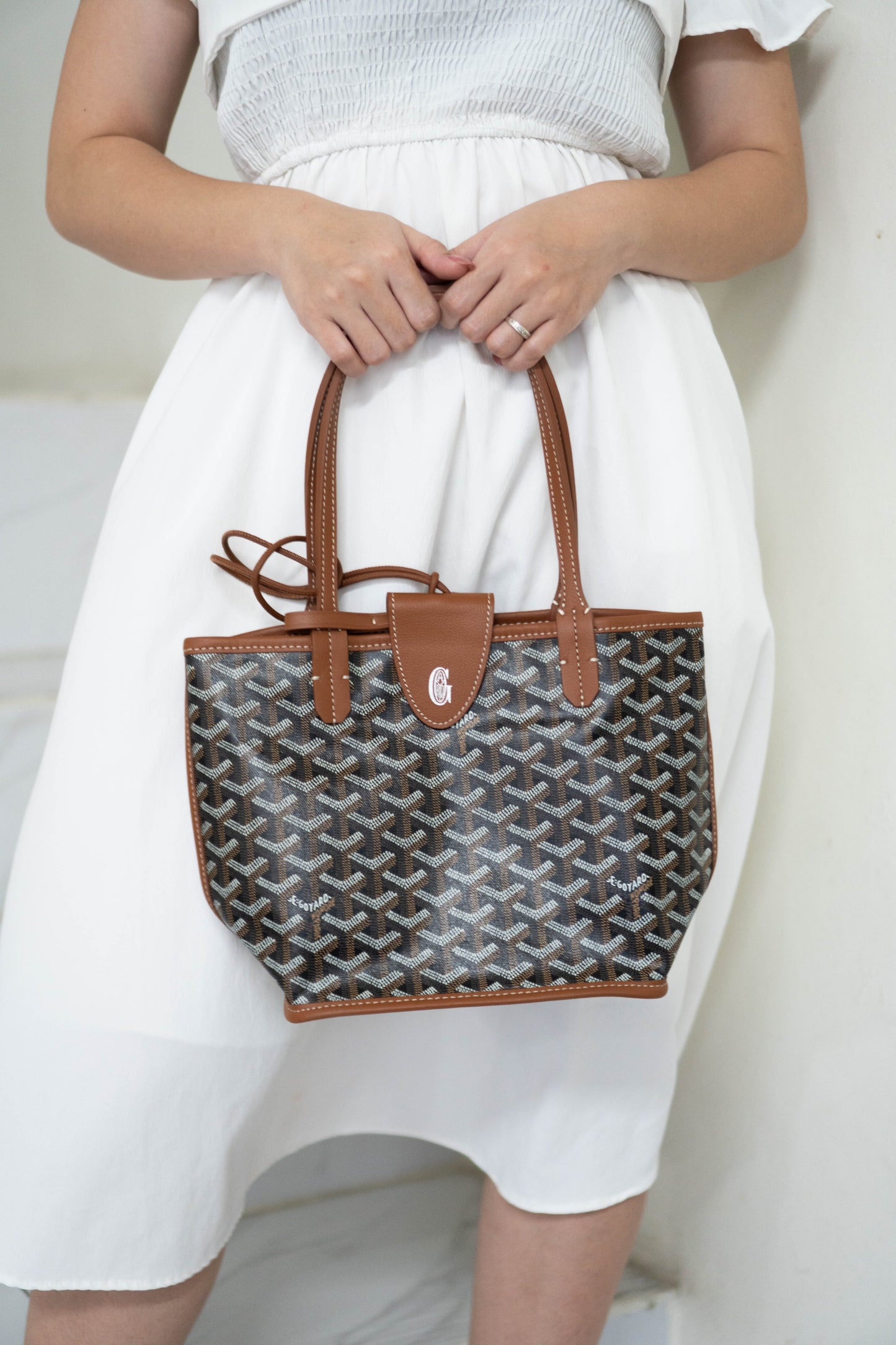 Mini Anjou – Black & Tan Goyrdine Canvas