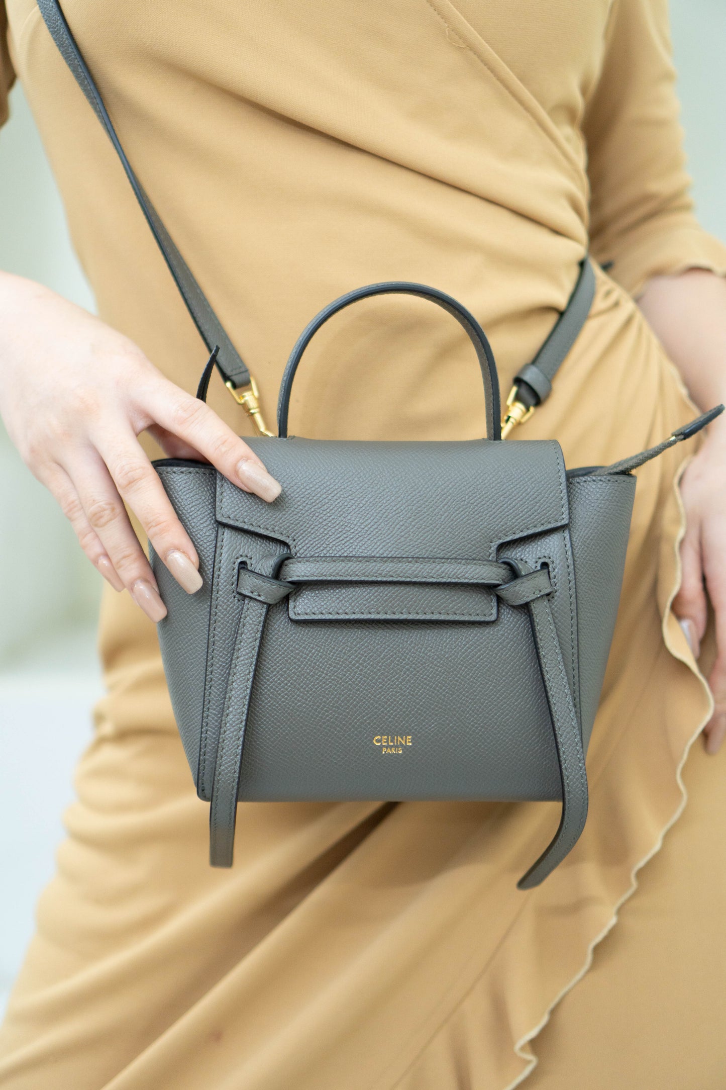 Pico Belt in Grey Calfskin with Gold Hardware