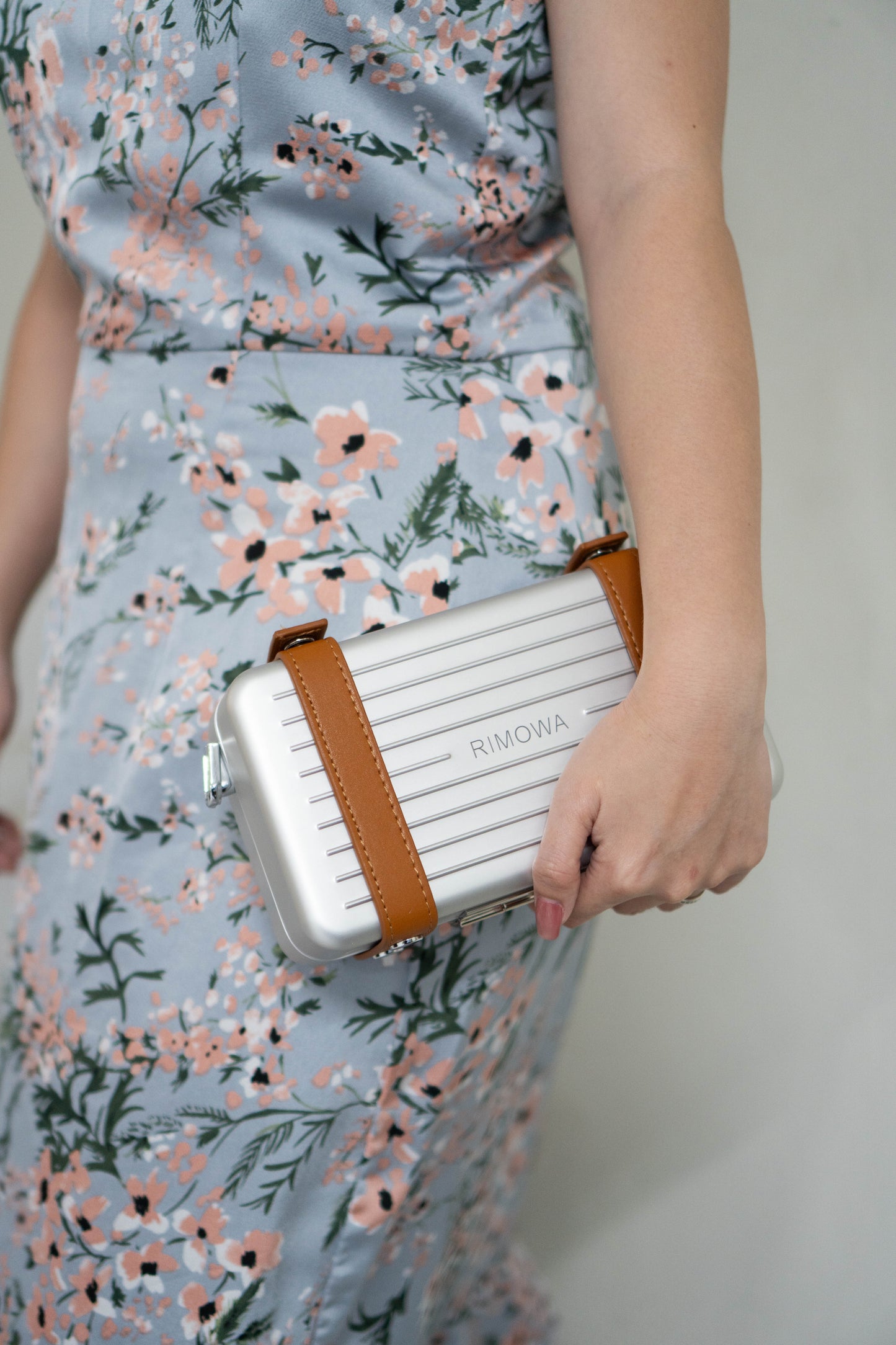 Aluminum Crossbody Case – Silver with Desert Sand Leather