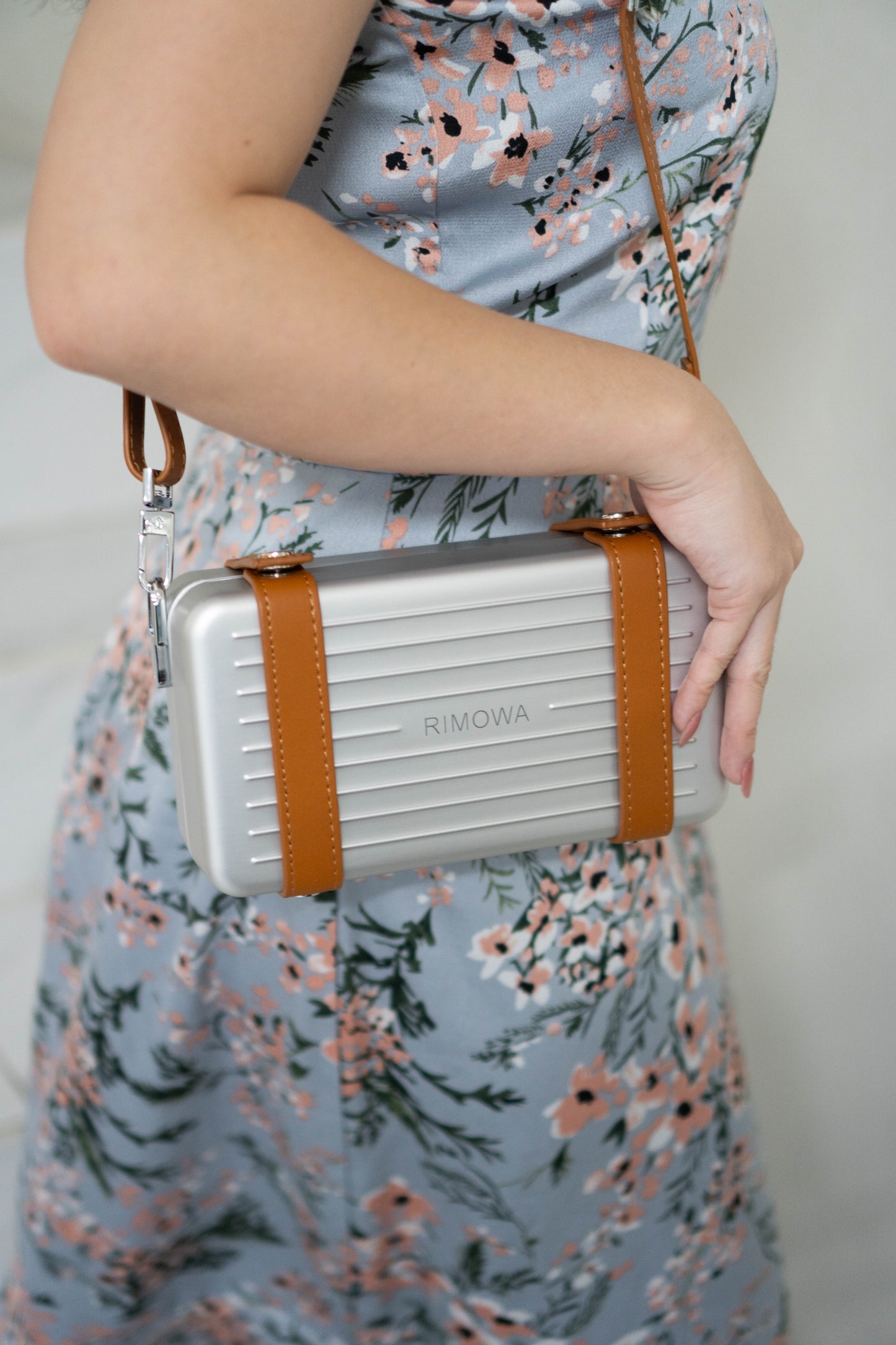 Aluminum Crossbody Case – Silver with Desert Sand Leather
