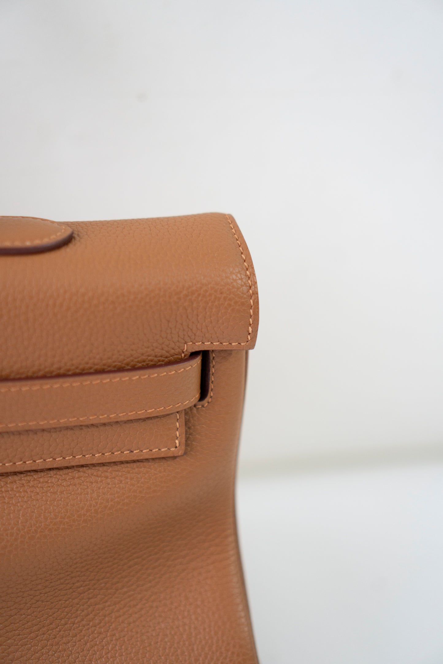 KL Shoulder 42 – Gold Clemence Leather with Palladium Hardware
