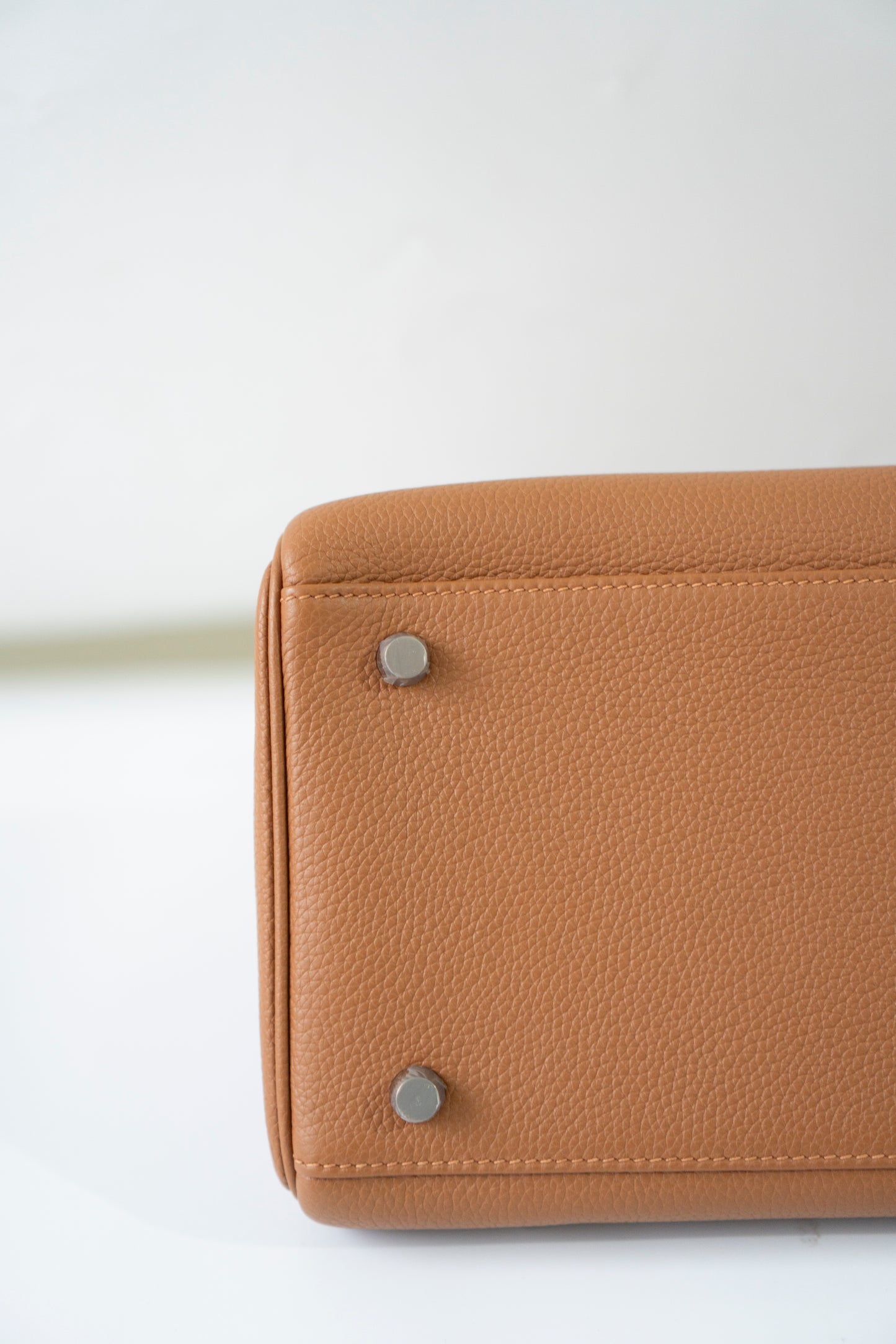KL Shoulder 42 – Gold Clemence Leather with Palladium Hardware