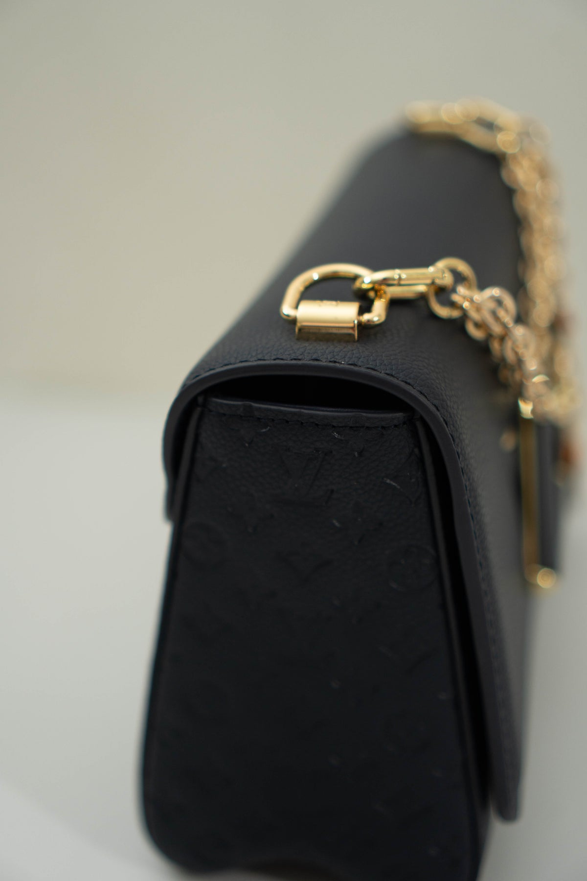 Twist MM Chain Bag – Dark Navy Monogram Empreinte & Epi Leather