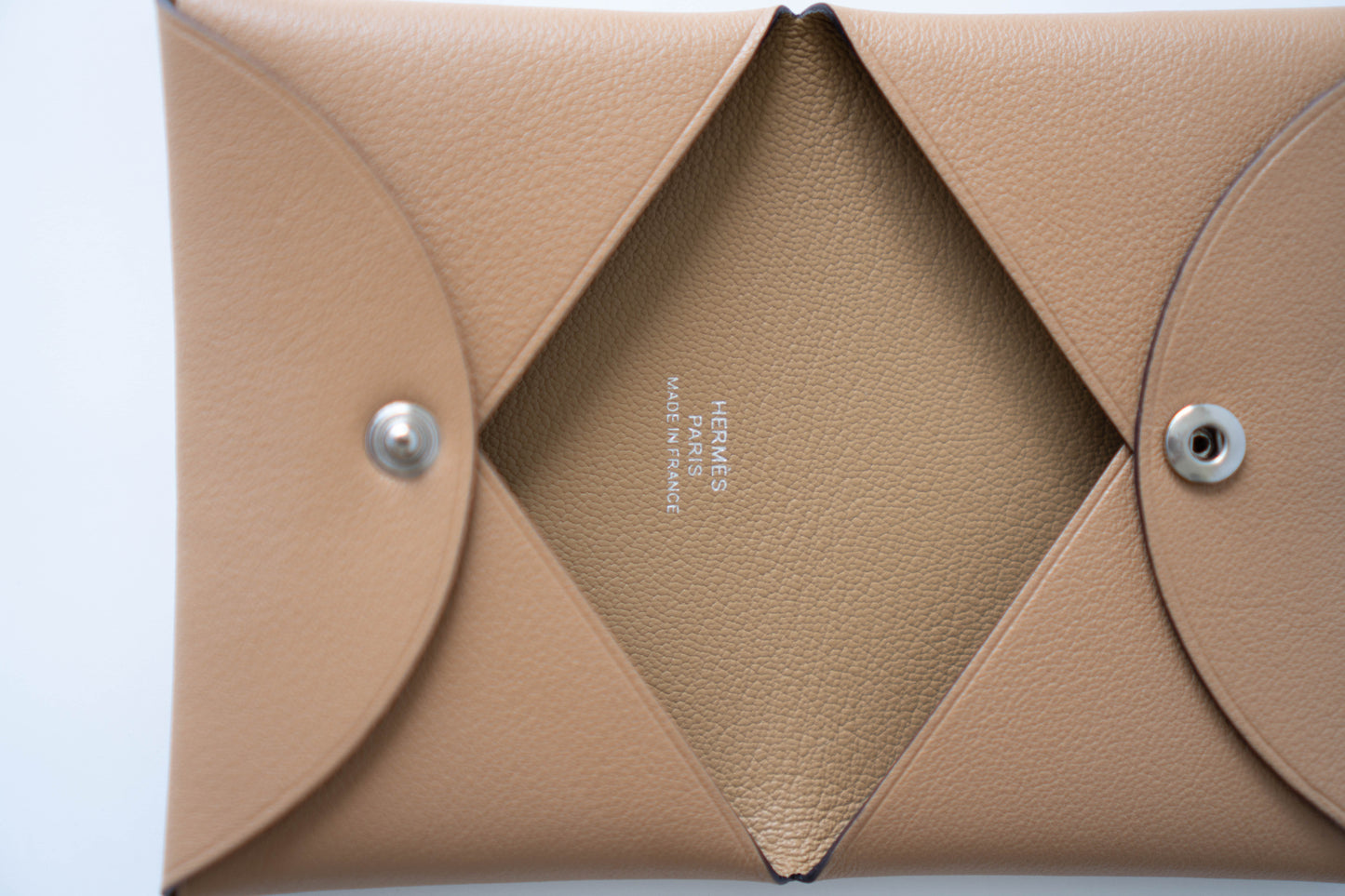 Calvi Duo in Chai Swift With "Jackey" Motif