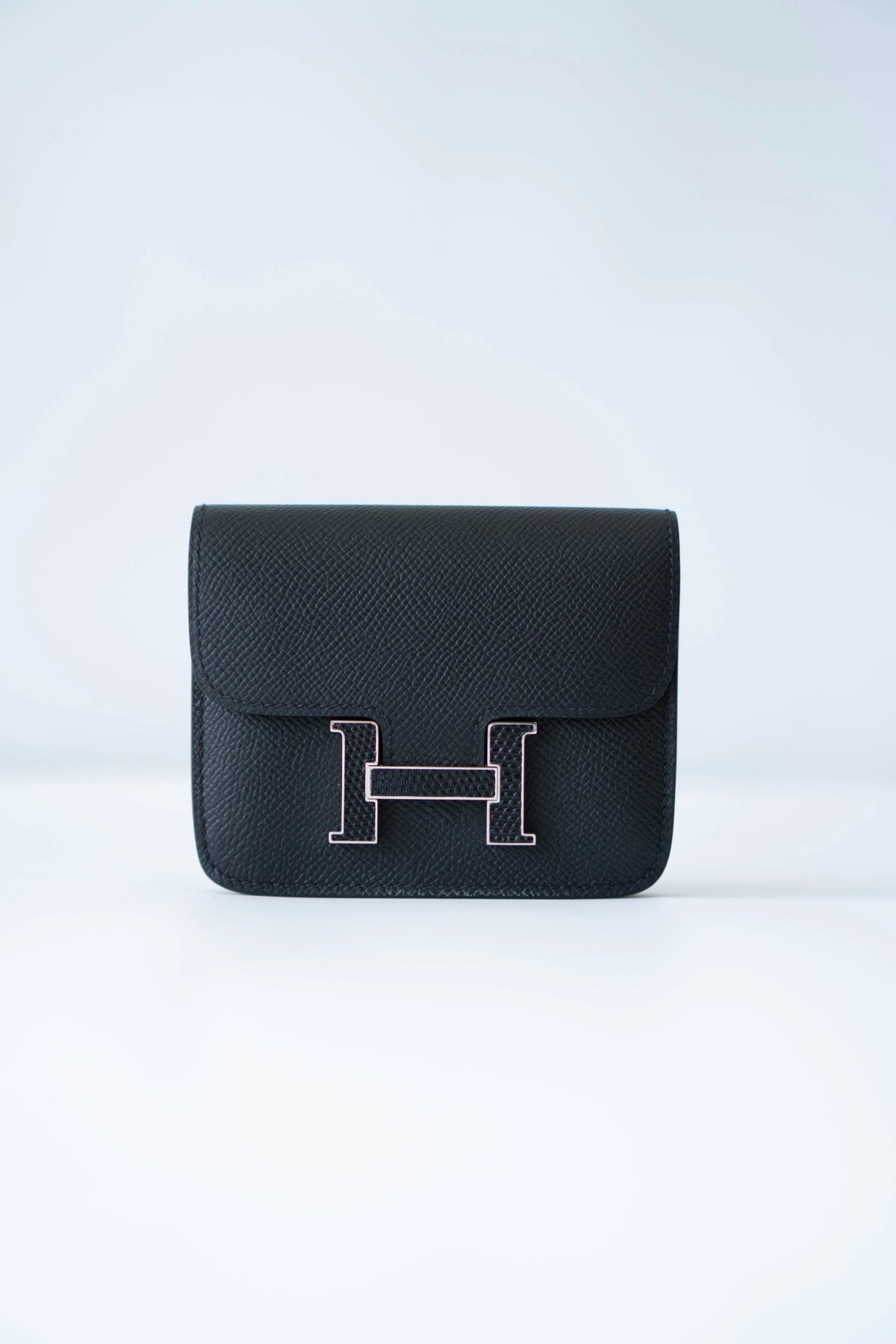Constanc Slim Touch Lizard In Noir Epsom Calfskin with Palladium Hardware