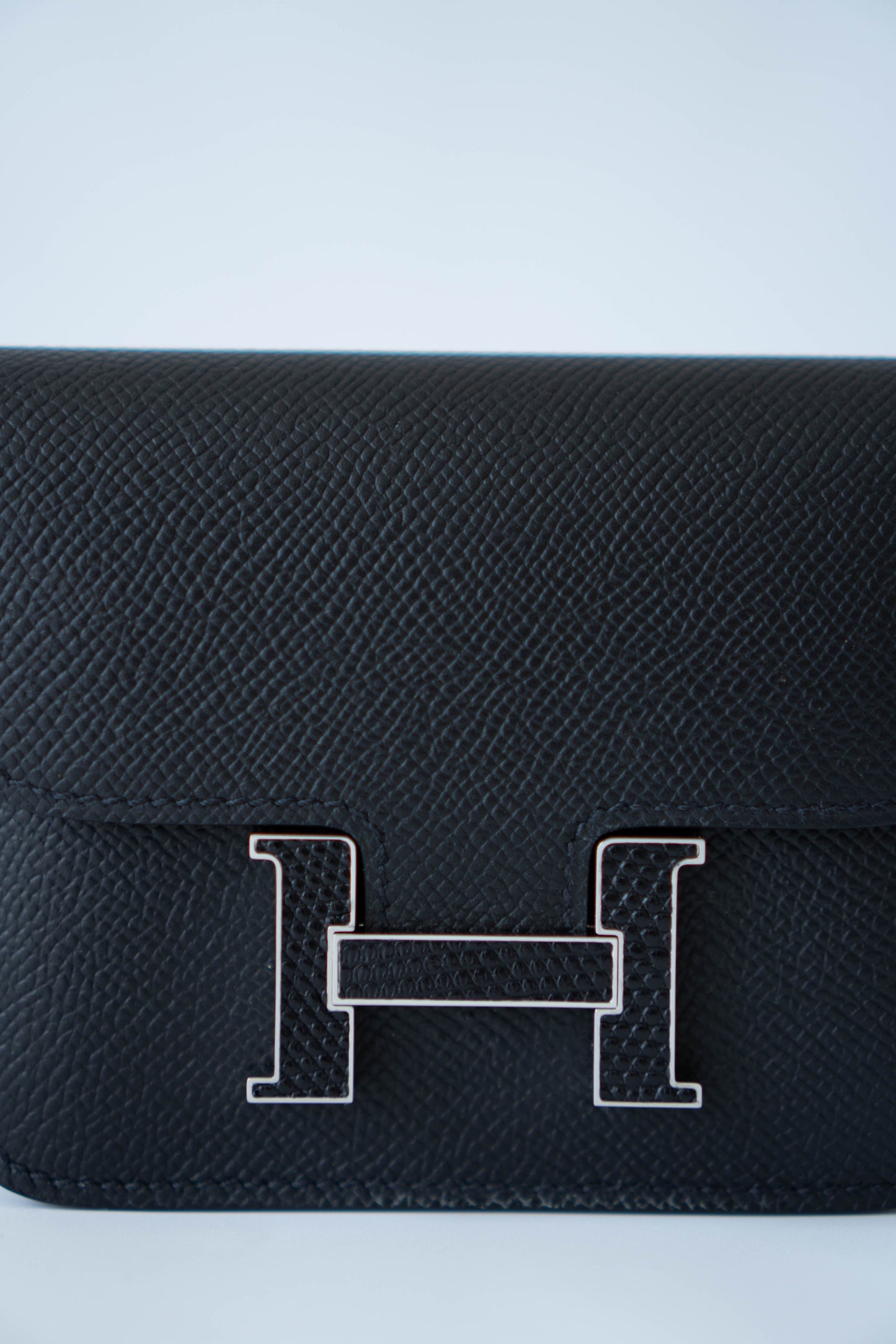 Constanc Slim Touch Lizard In Noir Epsom Calfskin with Palladium Hardware
