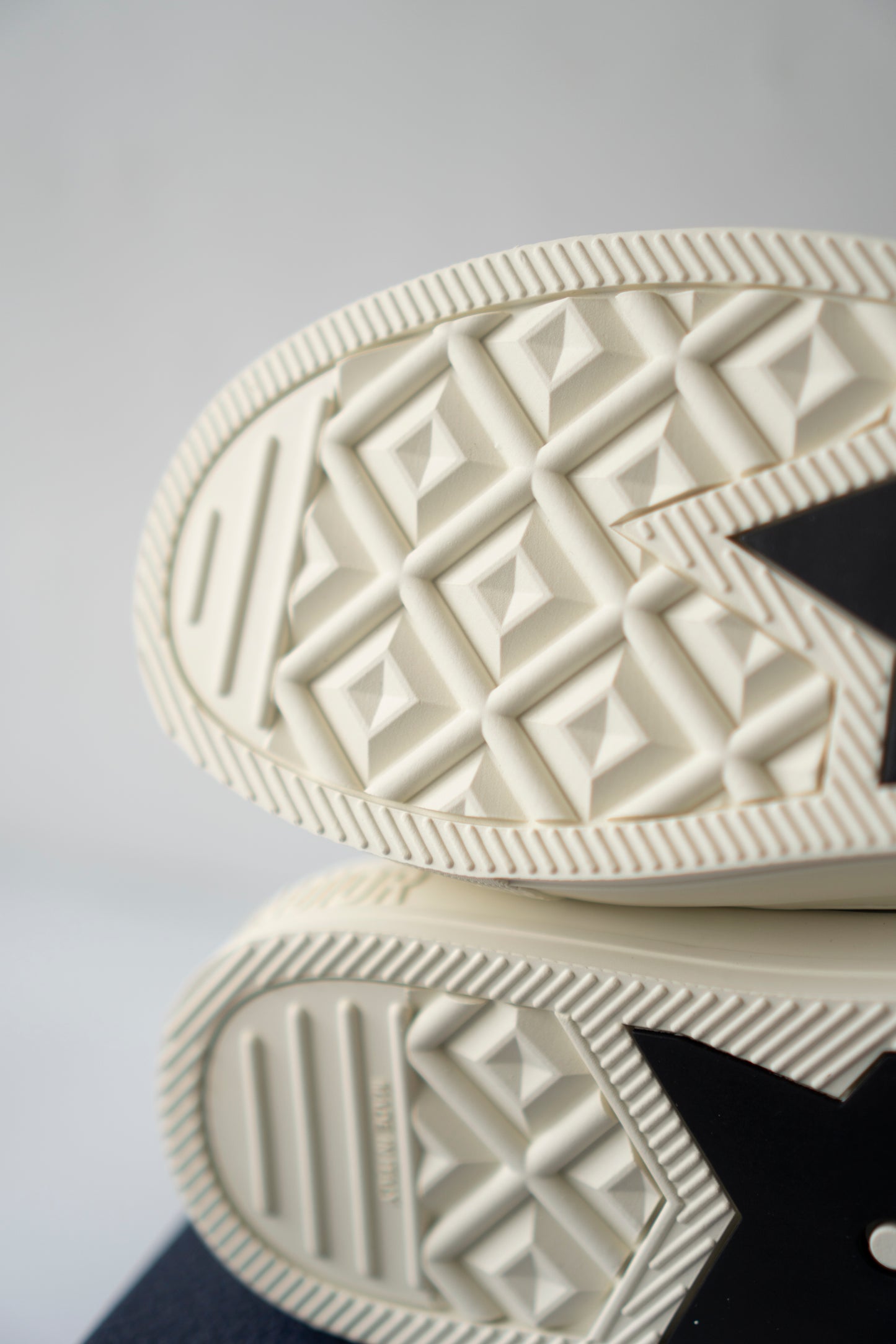 Embroidered Canvas Low-Top Sneakers – Stone Gray