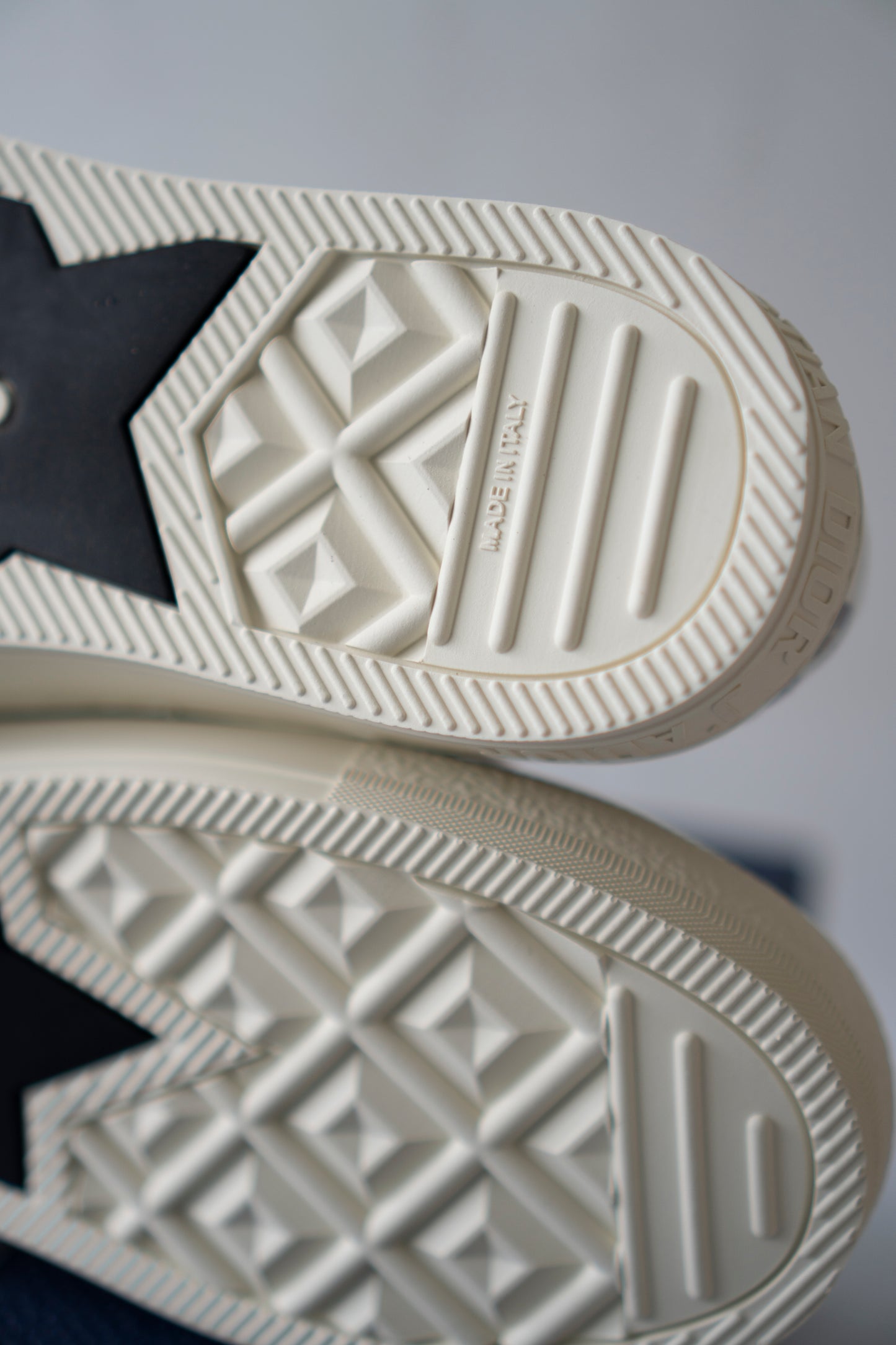 Embroidered Canvas Low-Top Sneakers – Stone Gray
