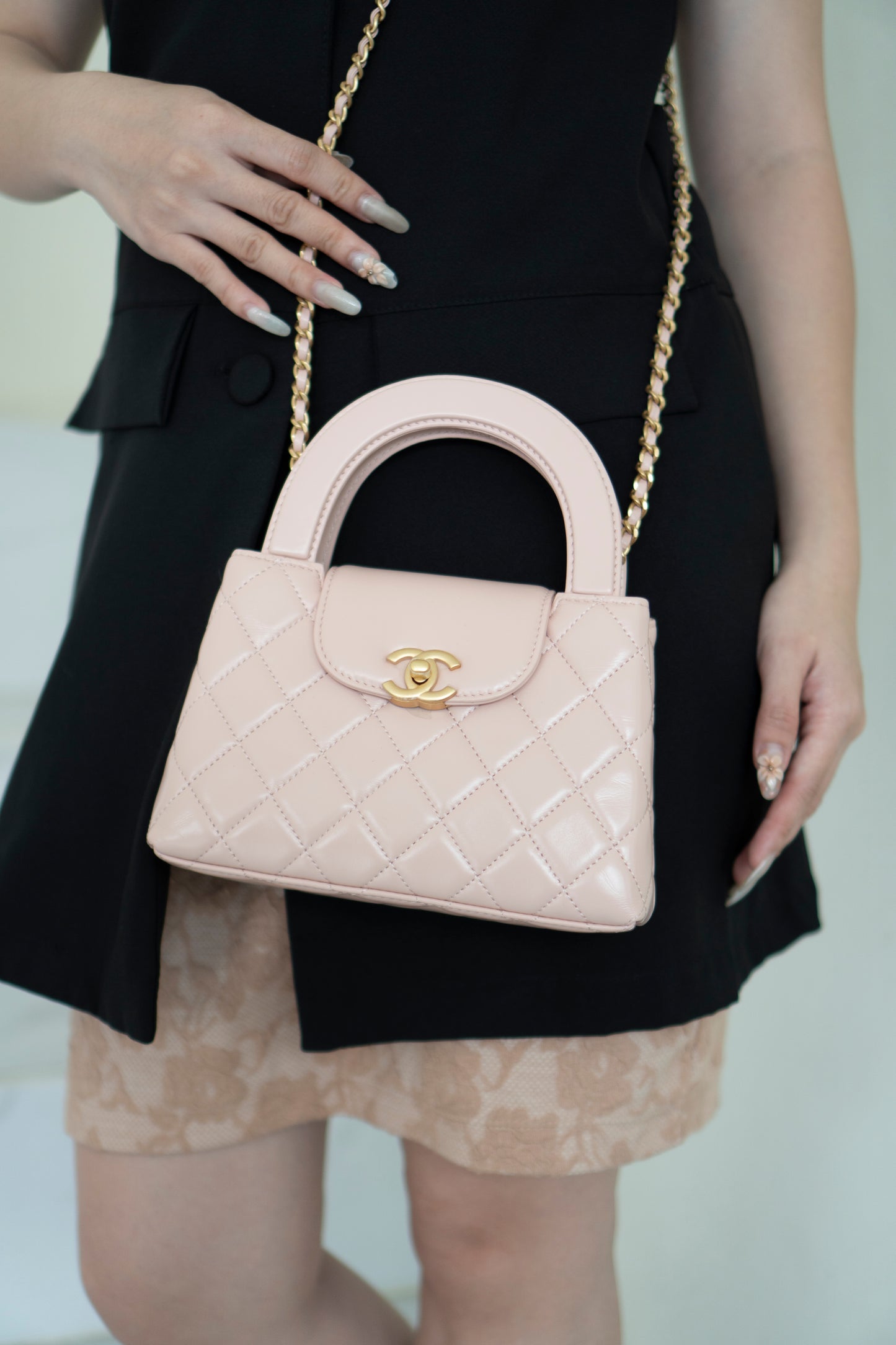 Kelly – Powder Pink Calfskin with Aged Gold Hardware