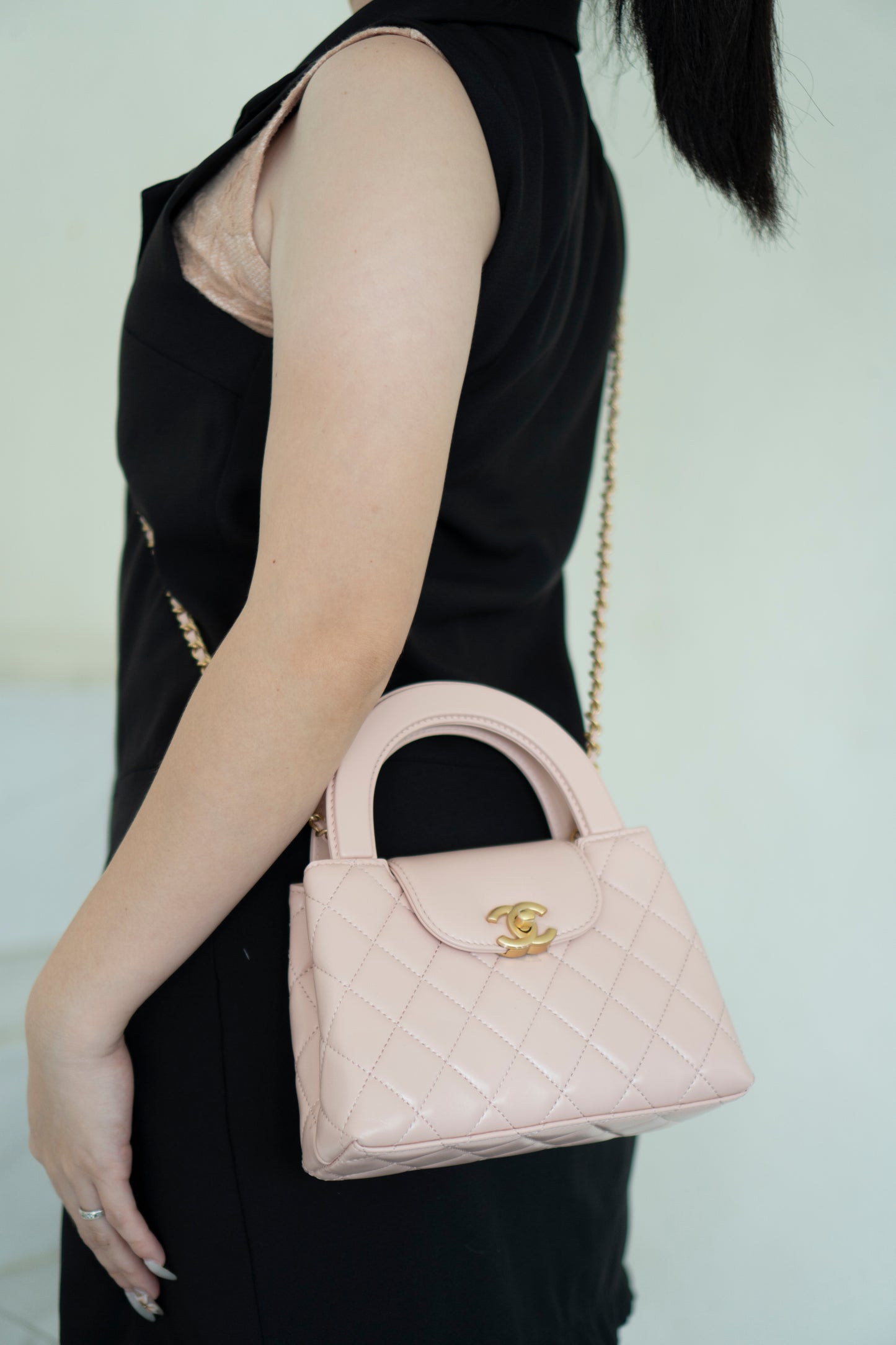 Kelly – Powder Pink Calfskin with Aged Gold Hardware