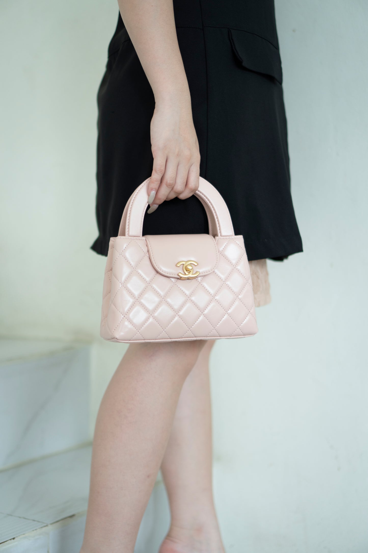 Kelly – Powder Pink Calfskin with Aged Gold Hardware