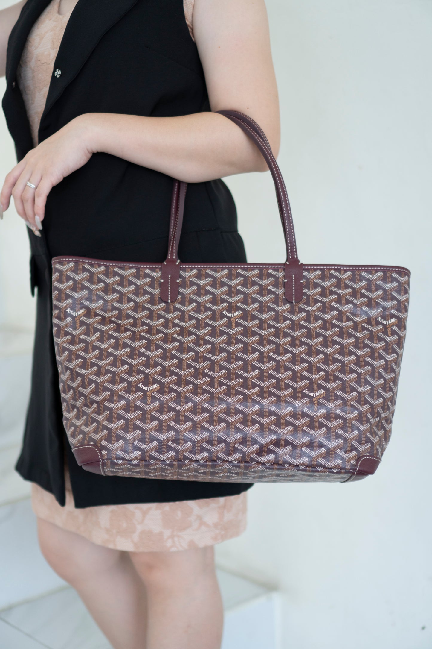 Artois PM – Burgundy Trim Coated Canvas Tote