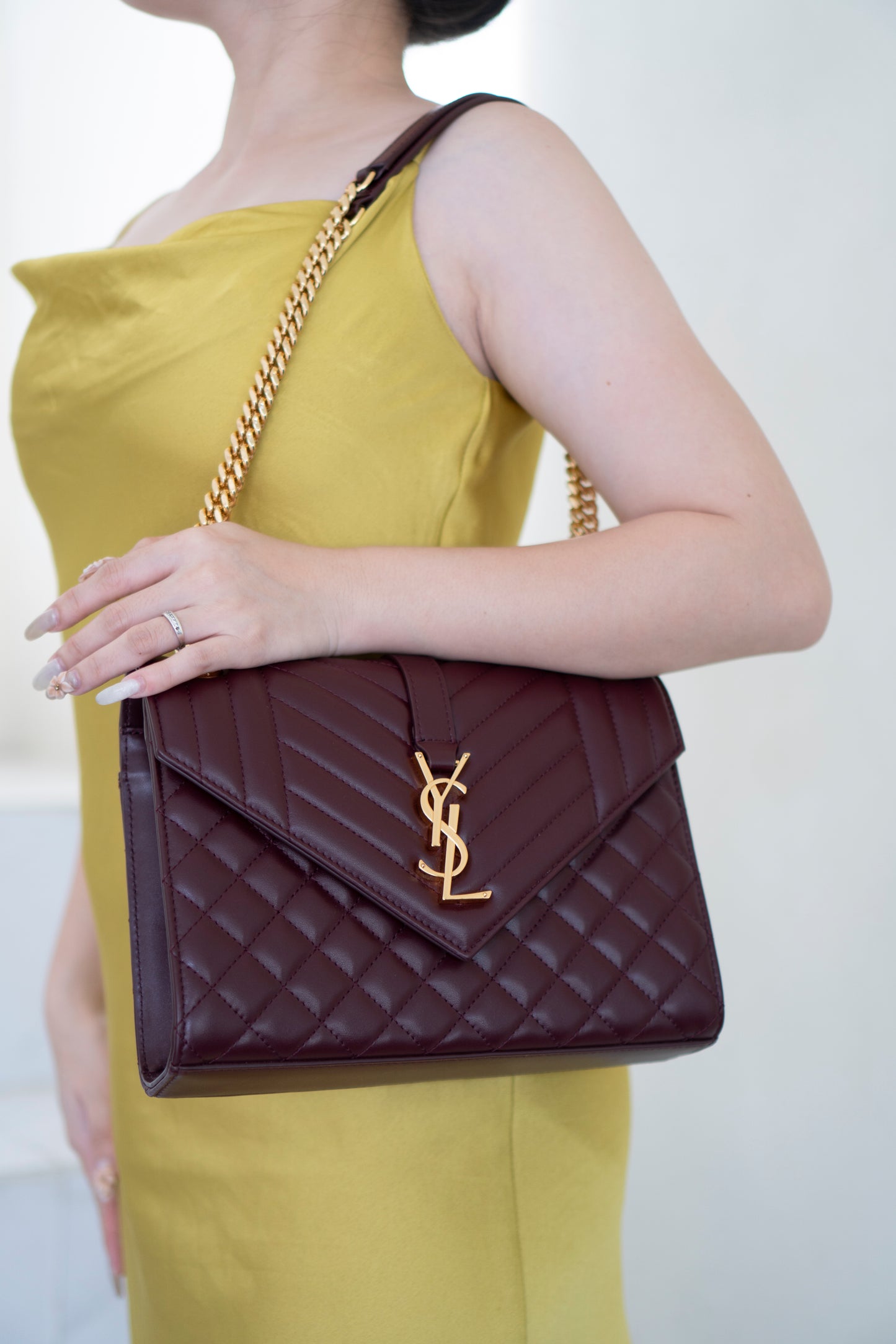 Envelope Medium – Burgundy Lambskin with Gold Hardware