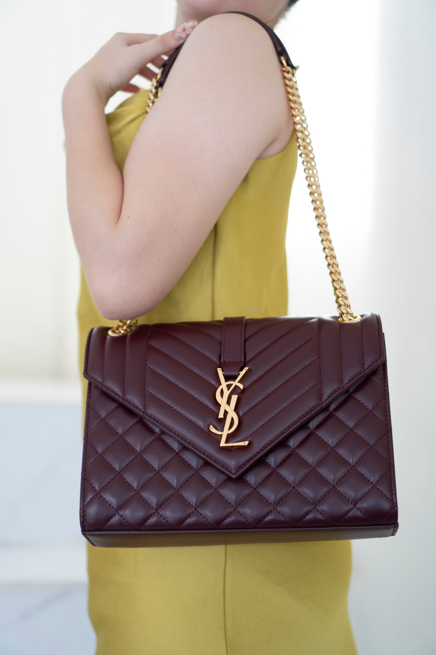 Envelope Medium – Burgundy Lambskin with Gold Hardware