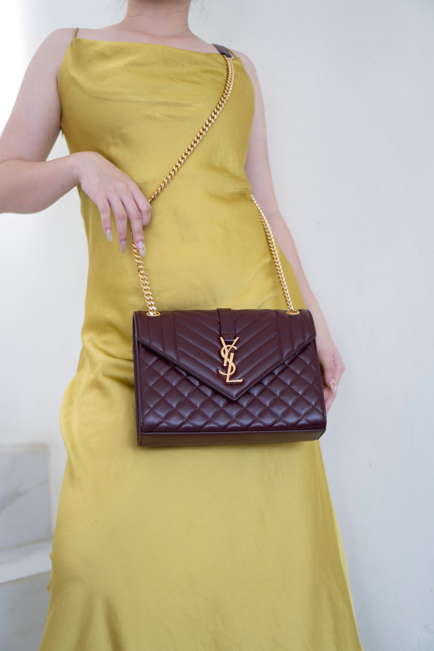 Envelope Medium – Burgundy Lambskin with Gold Hardware