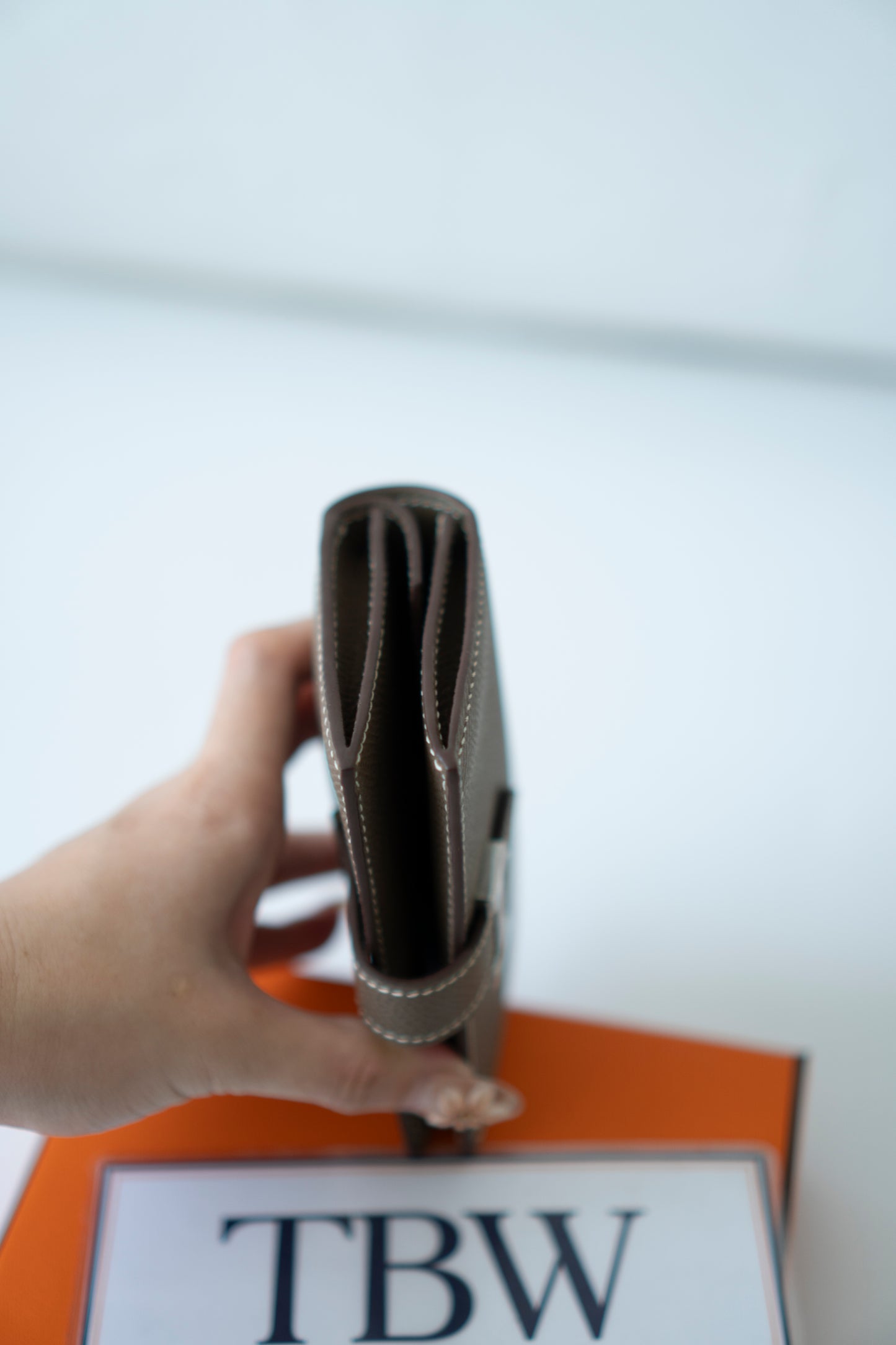 Bearn Card Wallet – Etoupe Epsom Leather with Palladium Hardware