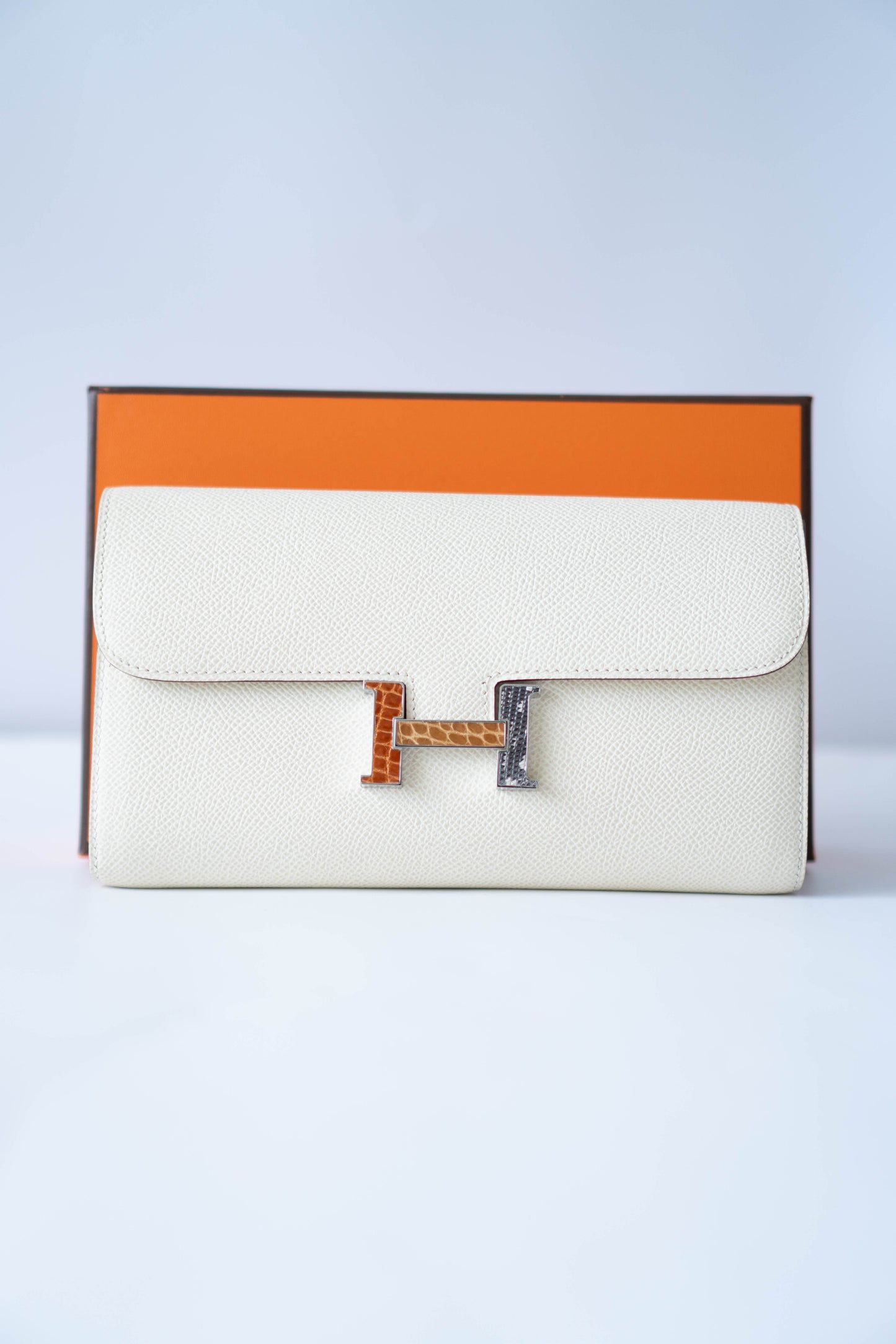 Constanc Wallet To Go with Touch of Exotic Nata Epsom Leather with Palladium Hardware