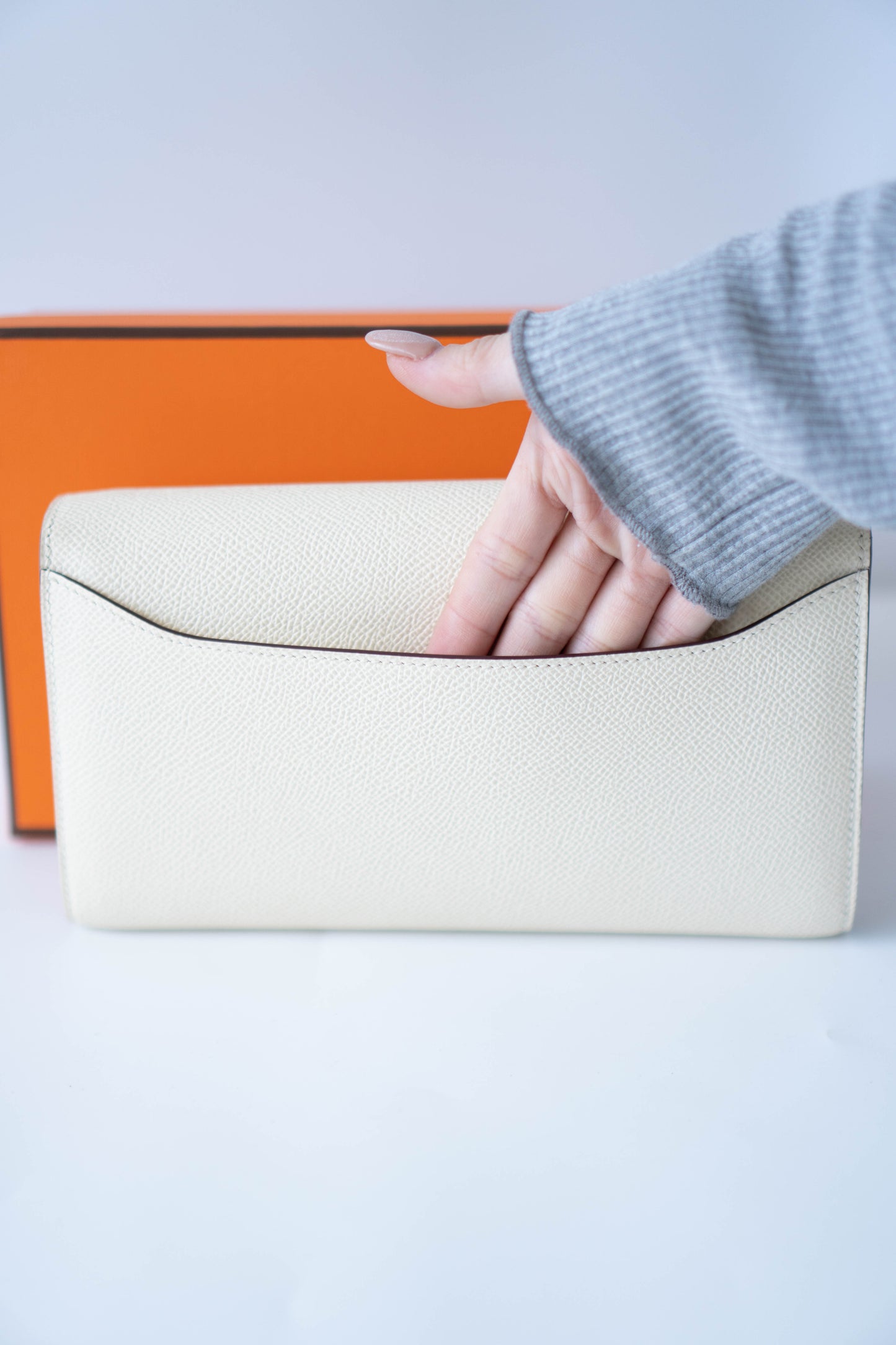 Constanc Wallet To Go with Touch of Exotic Nata Epsom Leather with Palladium Hardware