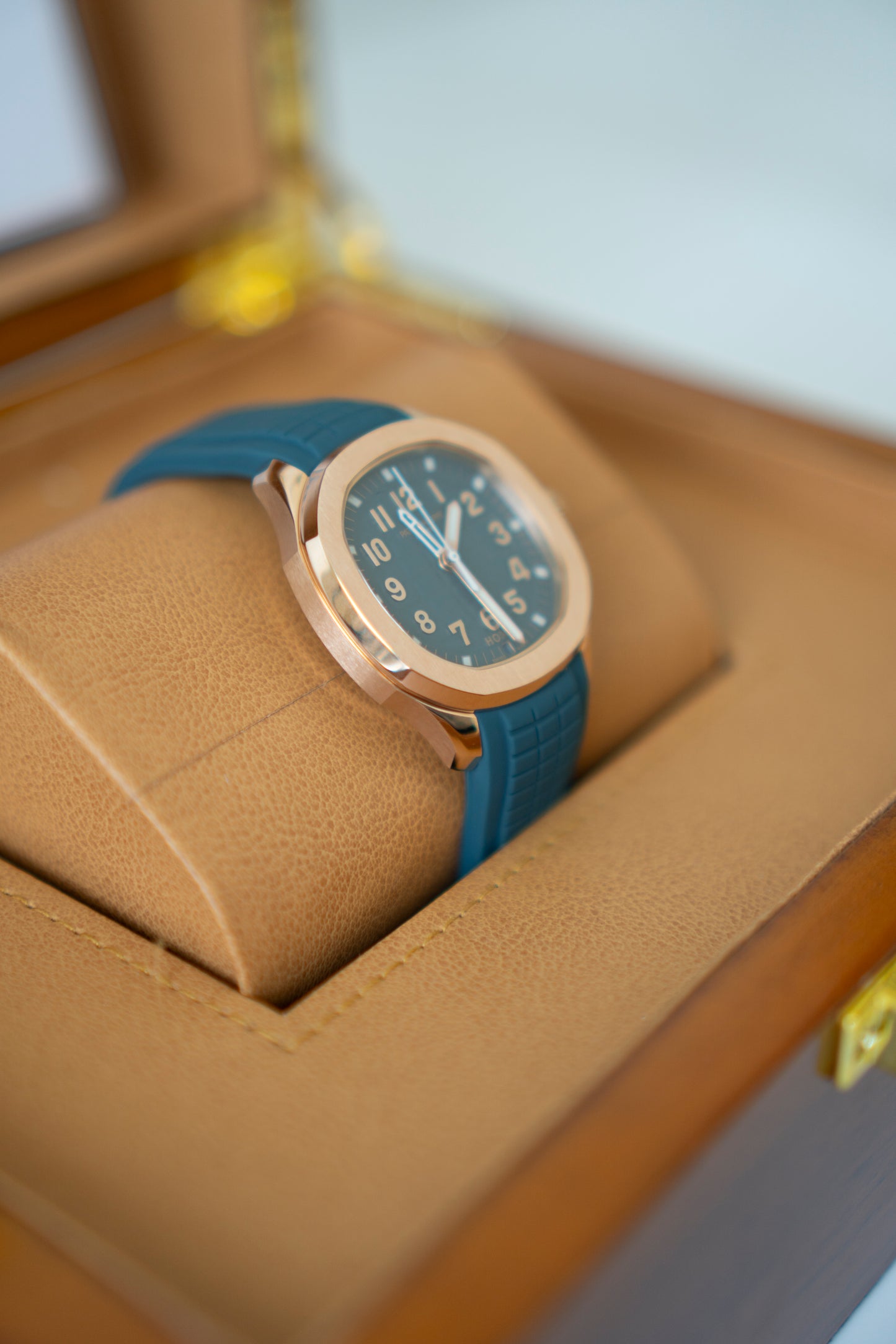 Aquanaut Travel Time 5269R – Rose Gold with Blue-Gray Dial