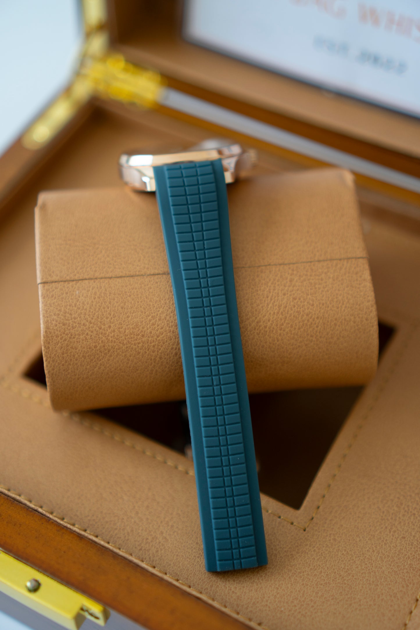 Aquanaut Travel Time 5269R – Rose Gold with Blue-Gray Dial