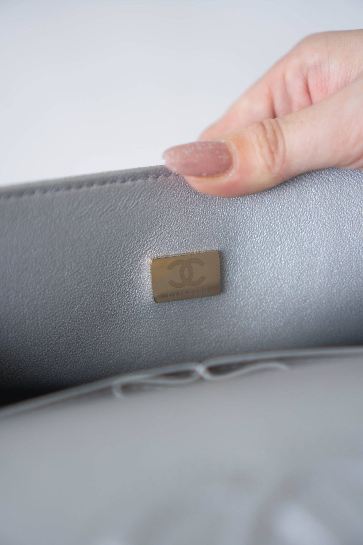 CC Classic Medium Double Flap Bag – Metallic Silver Iridescent Caviar in Light Gold Hardware