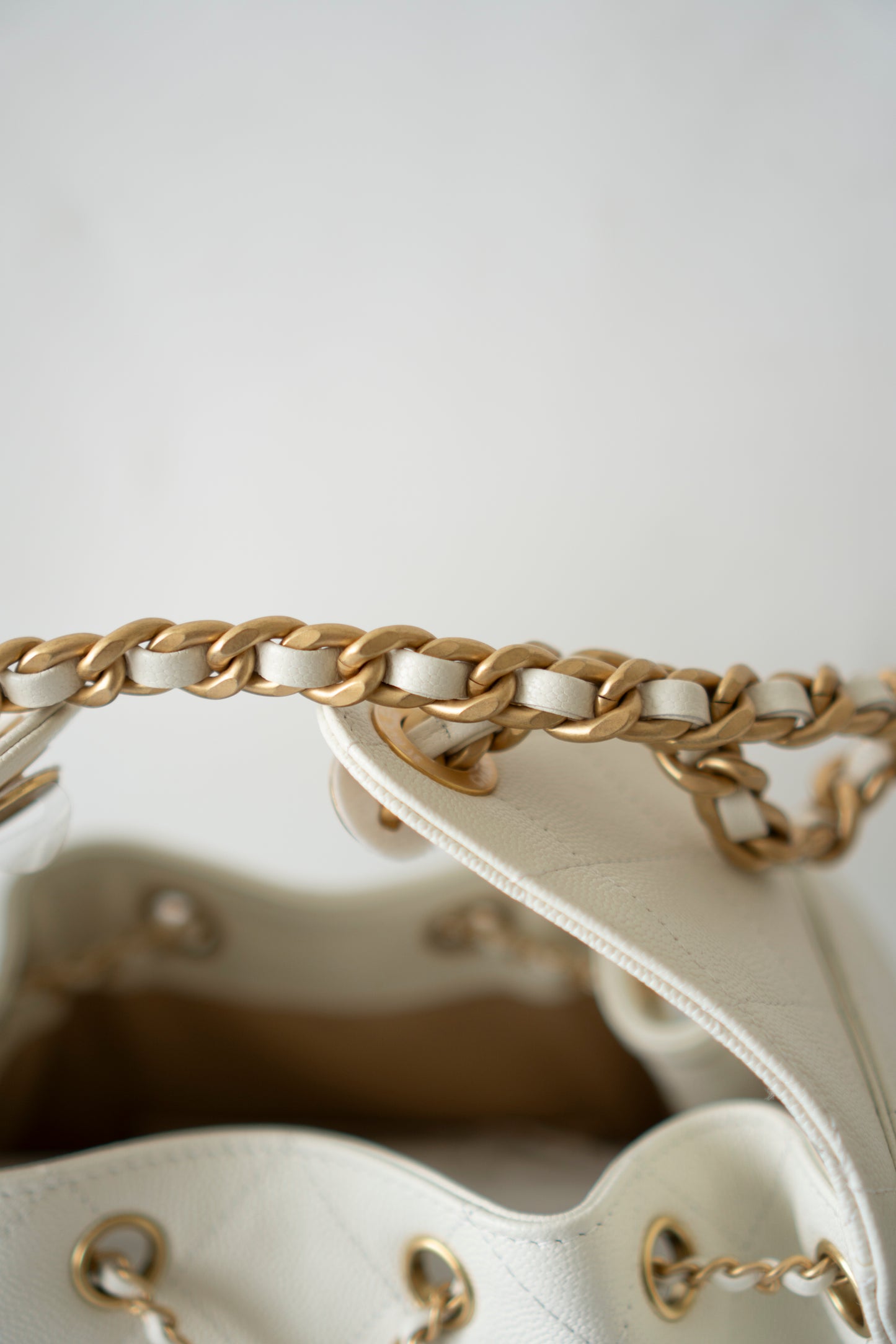 C25 Small – White Caviar Leather with Metal Drawstring Chain Strap