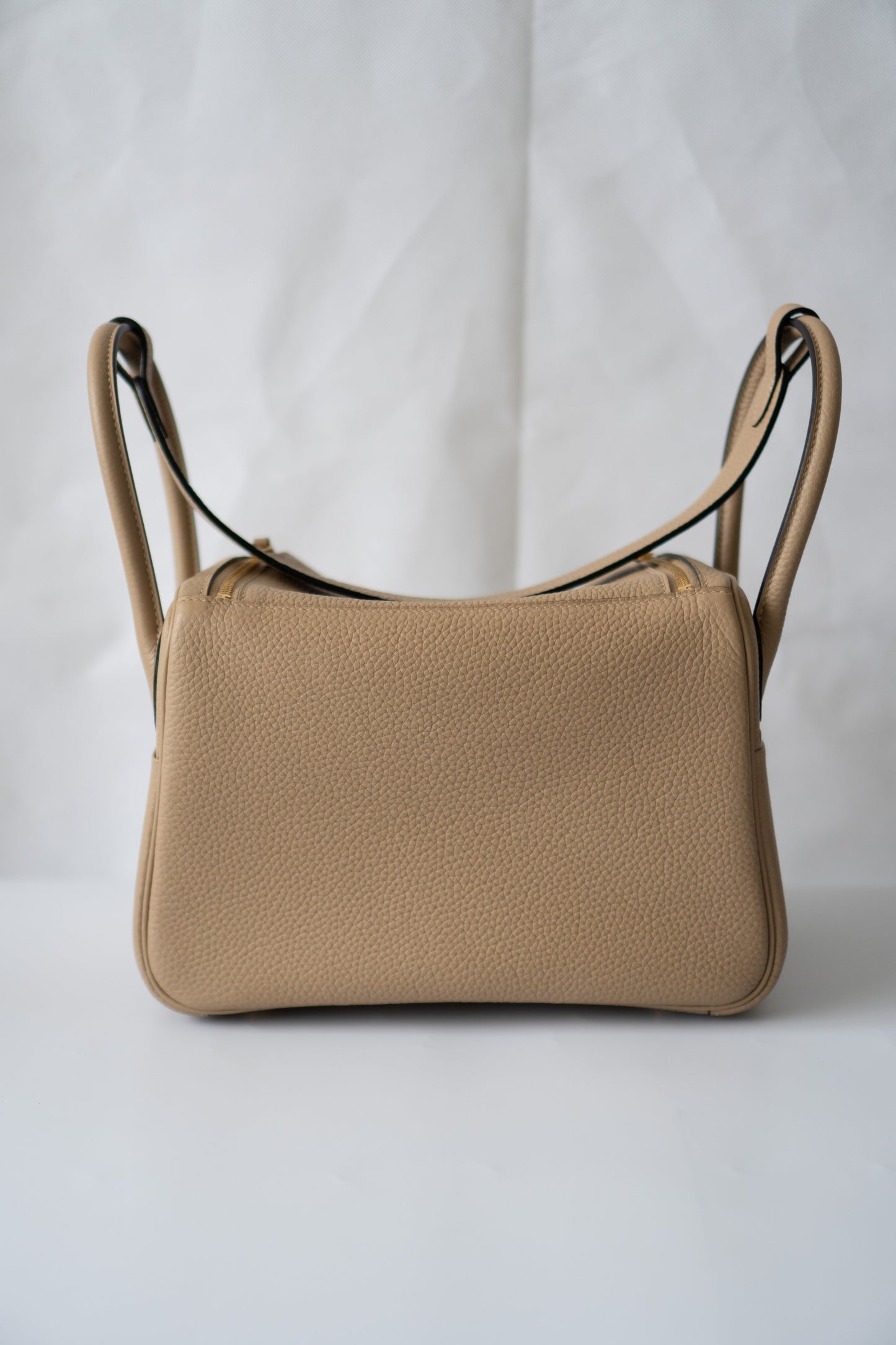 Lind 26 – Beige Marfa Clemence with Gold Hardware