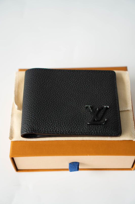 Multiple Wallet in Noir Calfskin leather with Black LV Aerogram (Pre-loved)