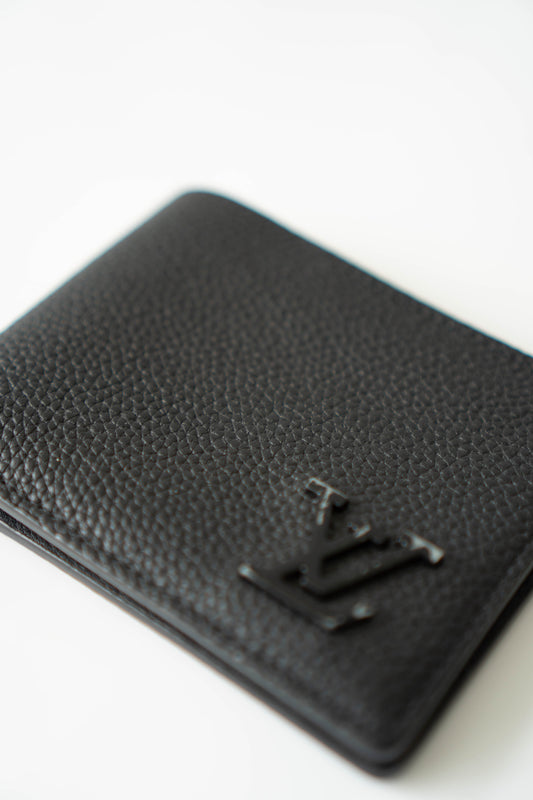 Multiple Wallet in Noir Calfskin leather with Black LV Aerogram (Pre-loved)