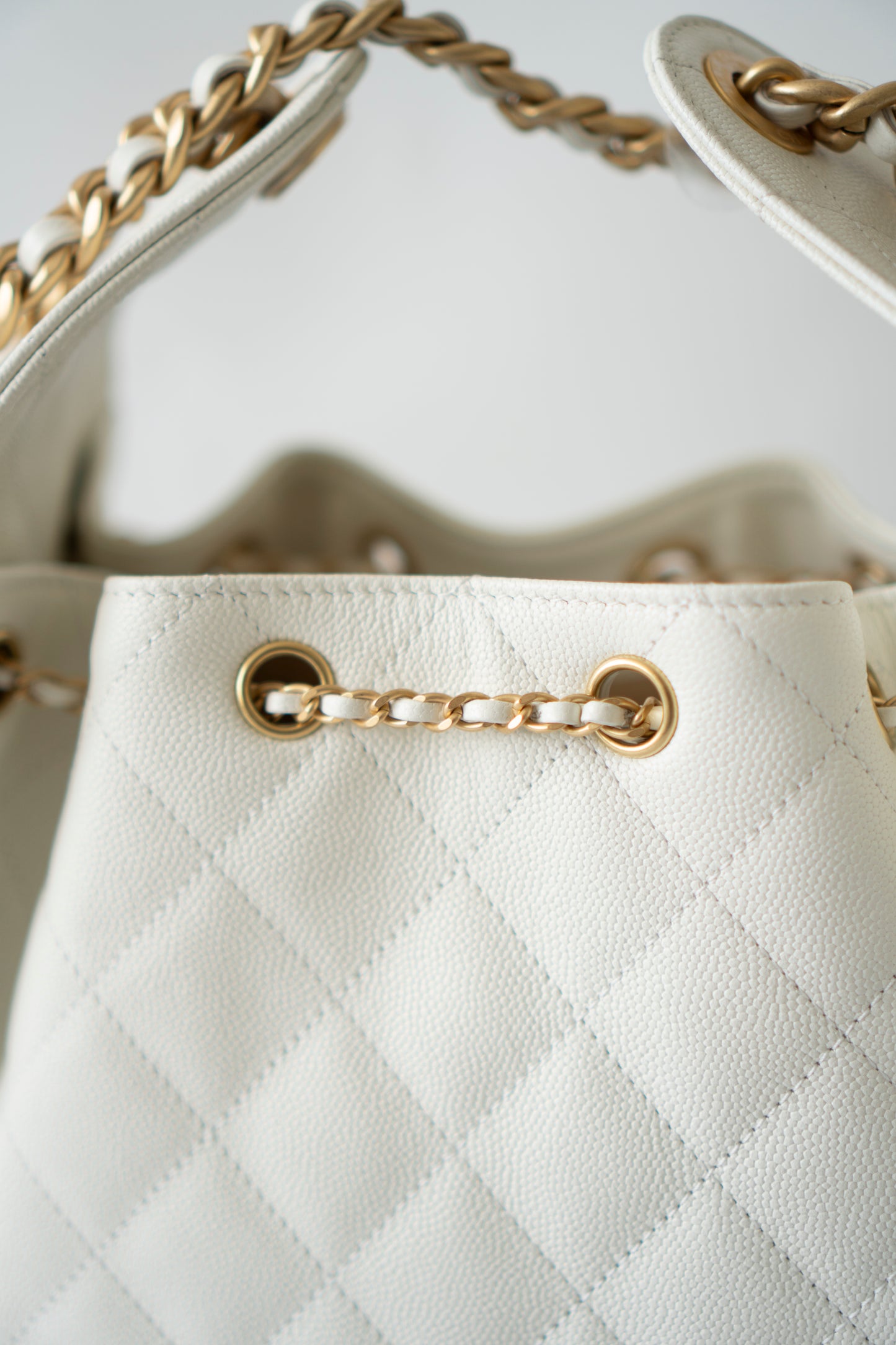 C25 Small – White Caviar Leather with Metal Drawstring Chain Strap
