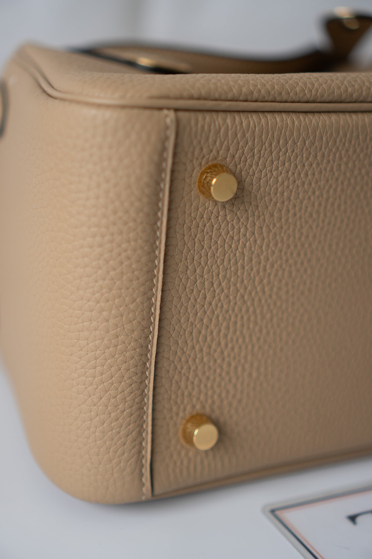 Lind 26 – Beige Marfa Clemence with Gold Hardware