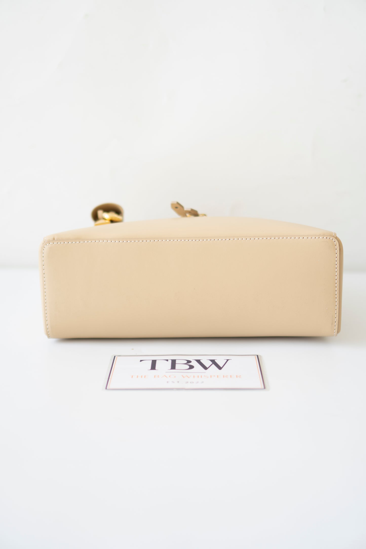 Extra Bag L27 – Light Mastic Smooth Calfskin with Gold Hardware