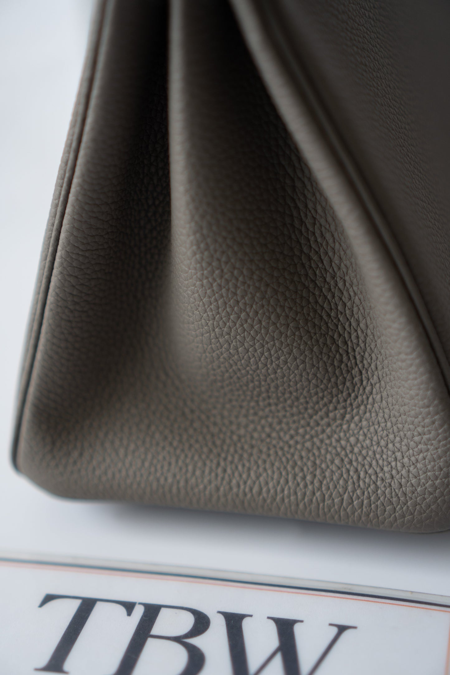 BK 25 – Gris Meyer Togo with Gold Hardware