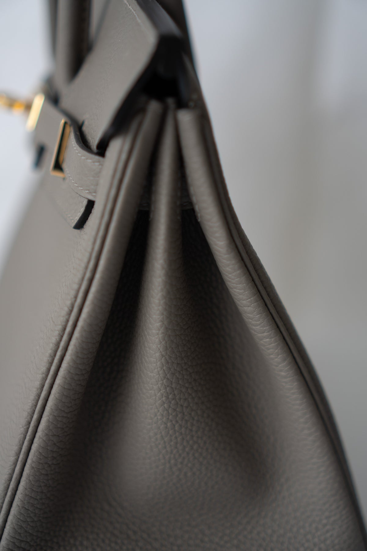 BK 25 – Gris Meyer Togo with Gold Hardware