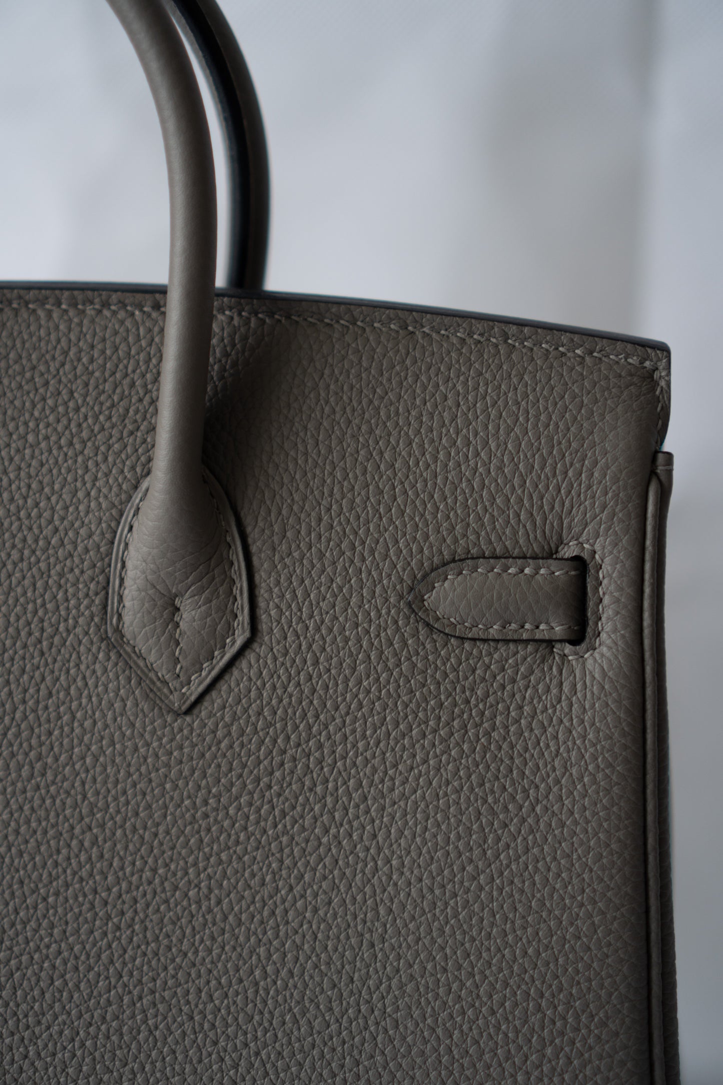 BK 25 – Gris Meyer Togo with Gold Hardware