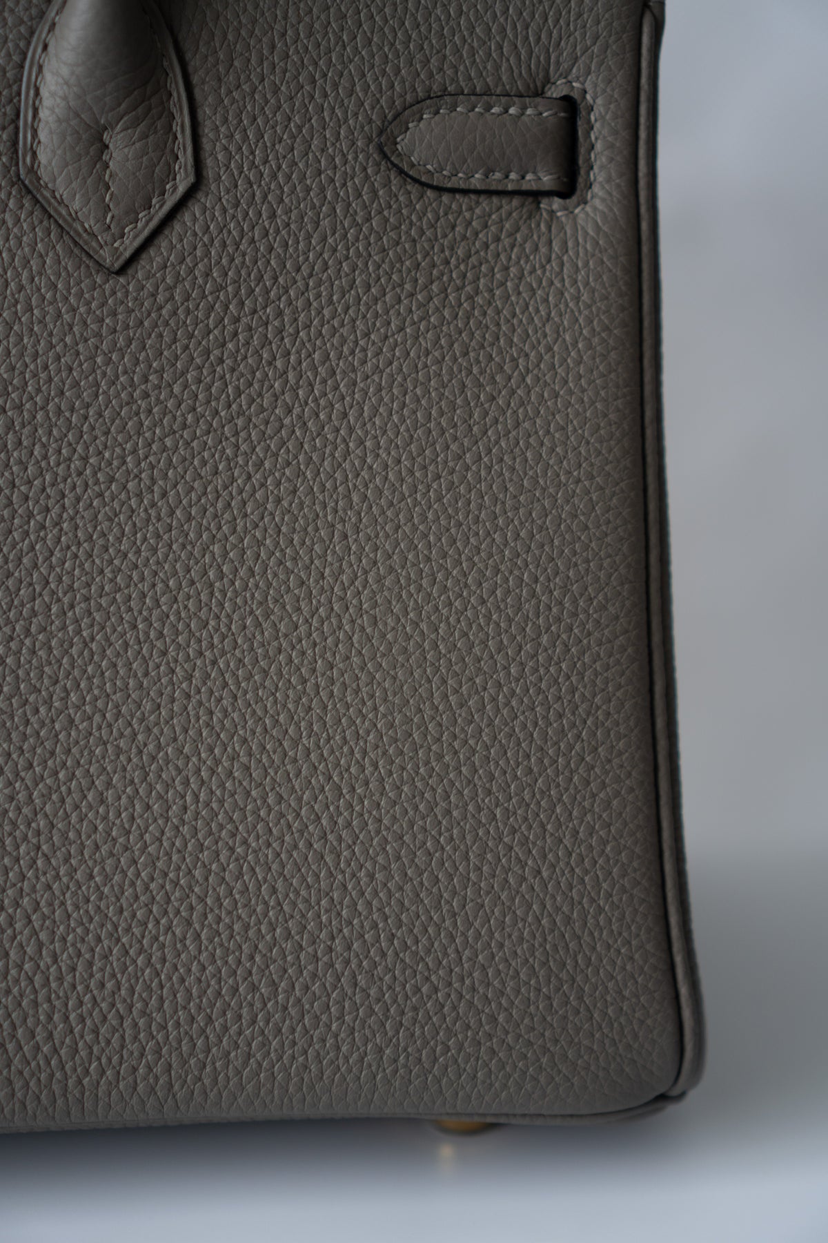 BK 25 – Gris Meyer Togo with Gold Hardware