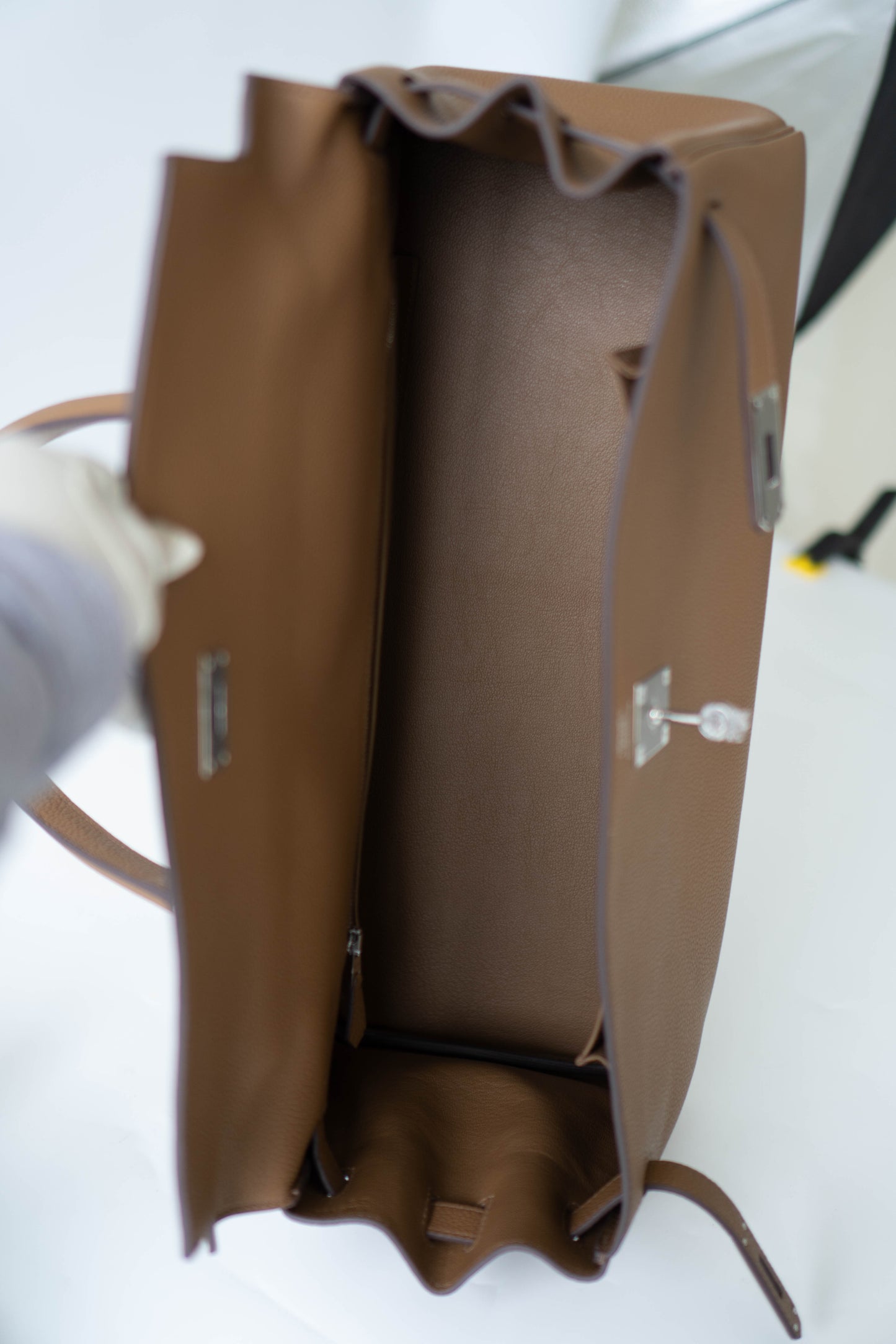 KL 42 in Alezan Togo with Palladium Hardware