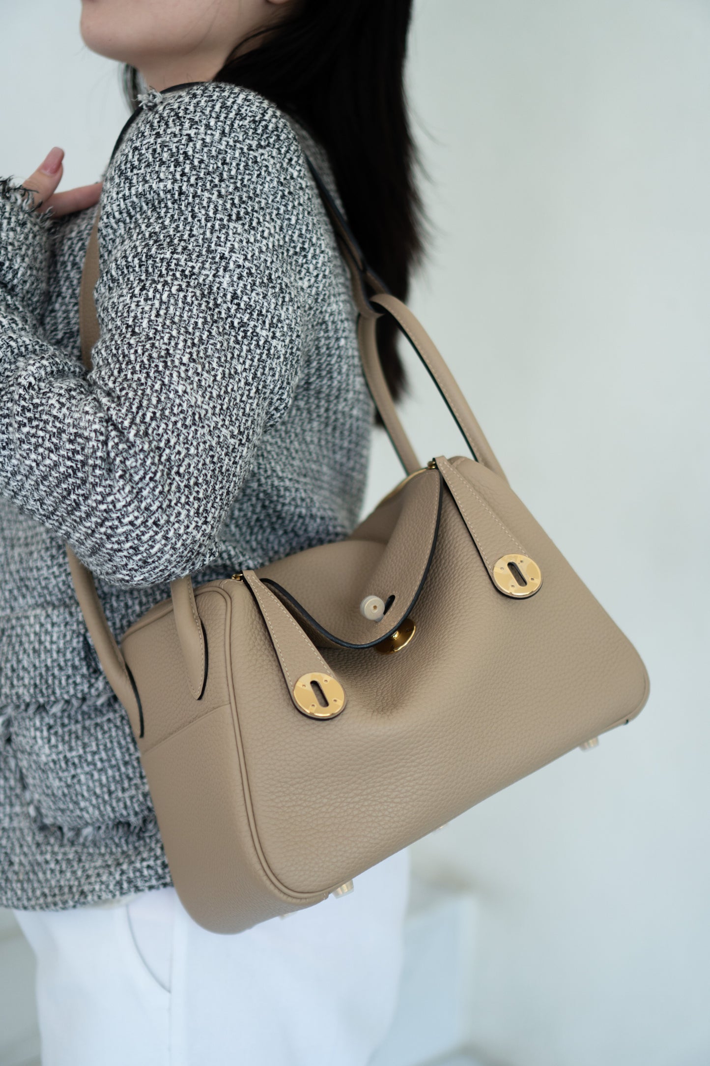 Lind 26 – Beige Marfa Clemence with Gold Hardware