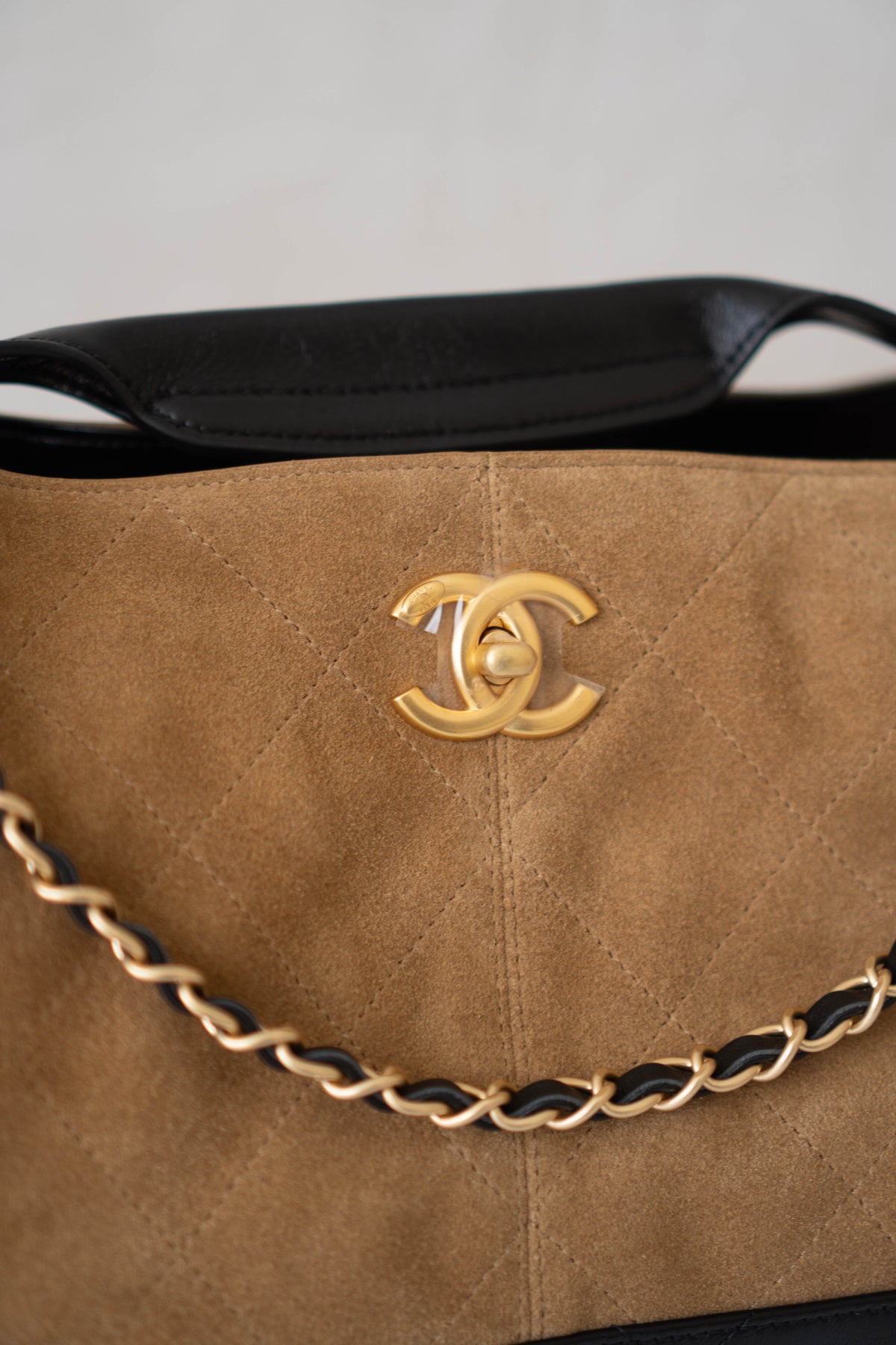 CC Large Hobo Bag – Tan Suede &amp; Black Calfskin