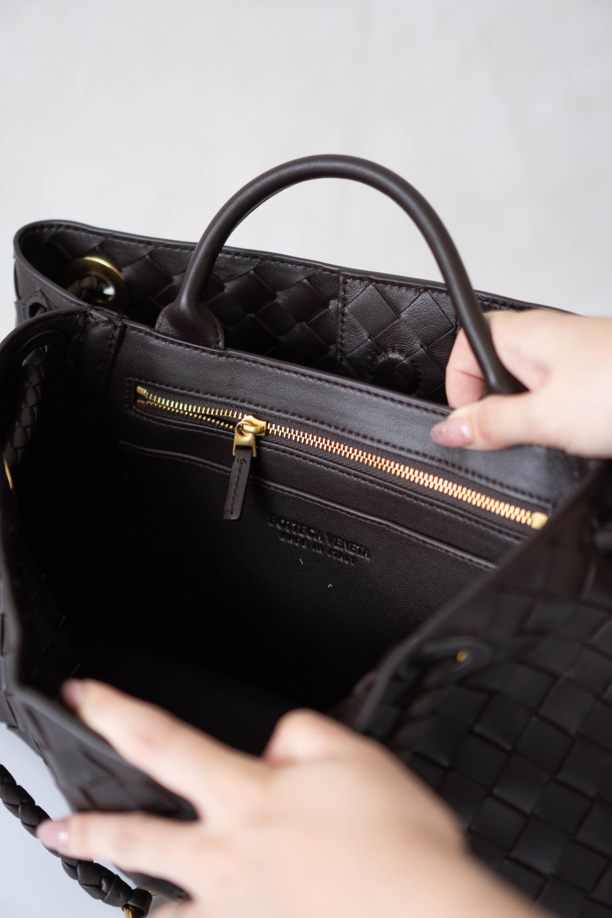 Andiamo Medium Bag – Dark Brown Intrecciato Nappa Leather