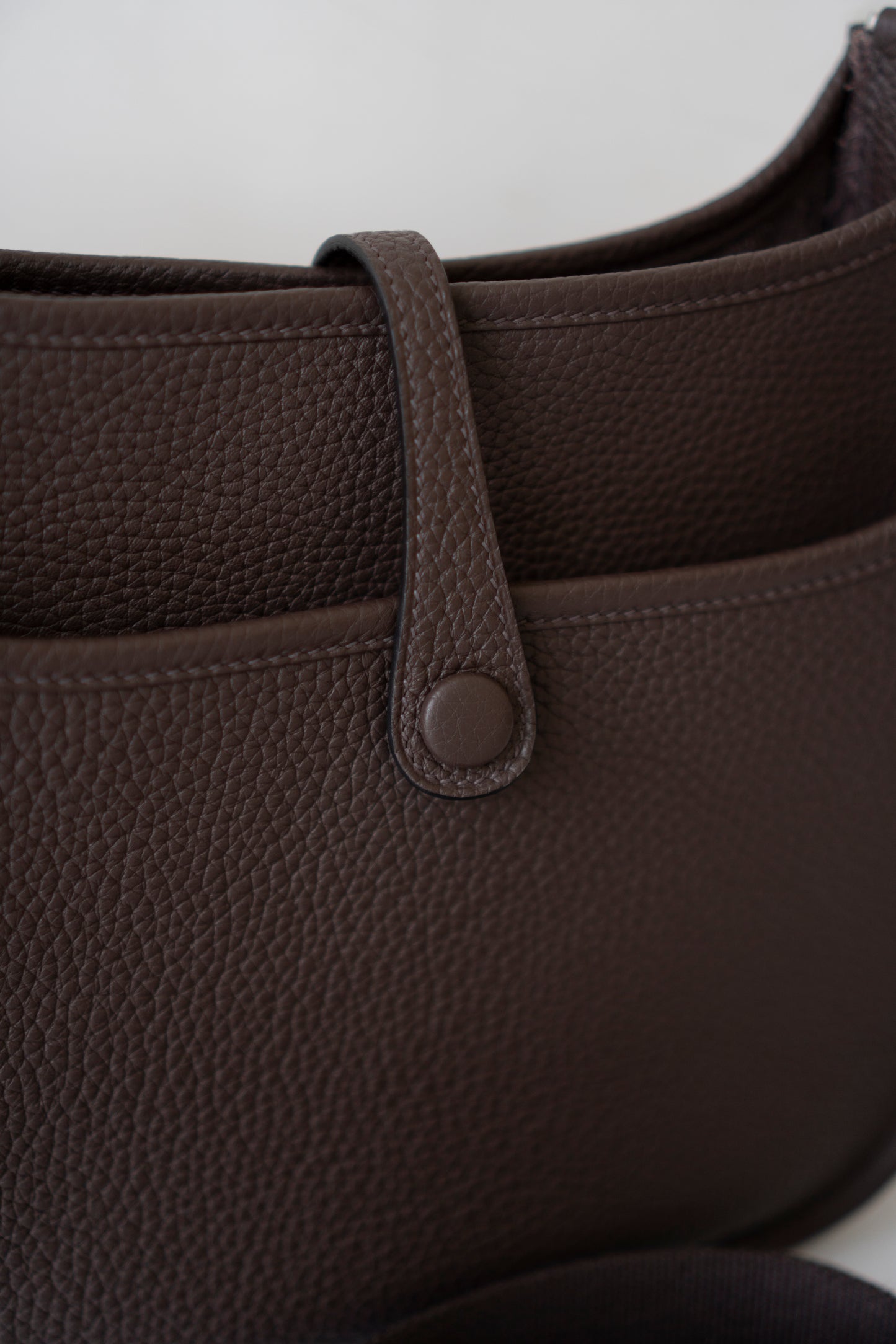 Evelyne 23 – Ebene Clemence Leather with Palladium Hardware