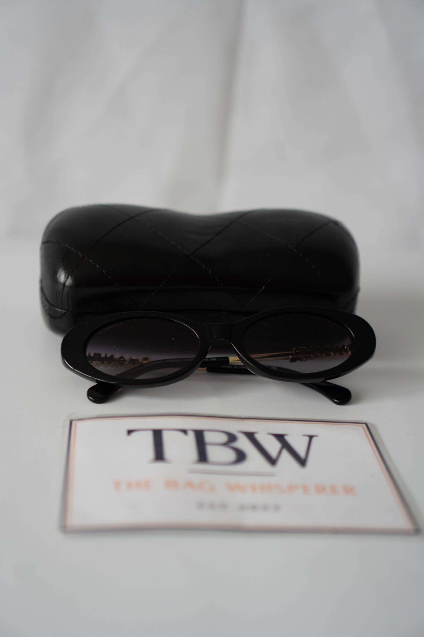 Oval Chain-Temple Sunglasses – Black & Gold
