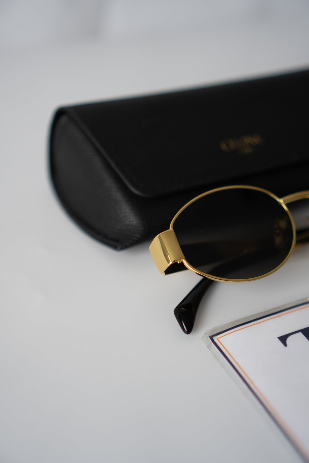Metal Oval Sunglasses – Gold with Dark Lenses