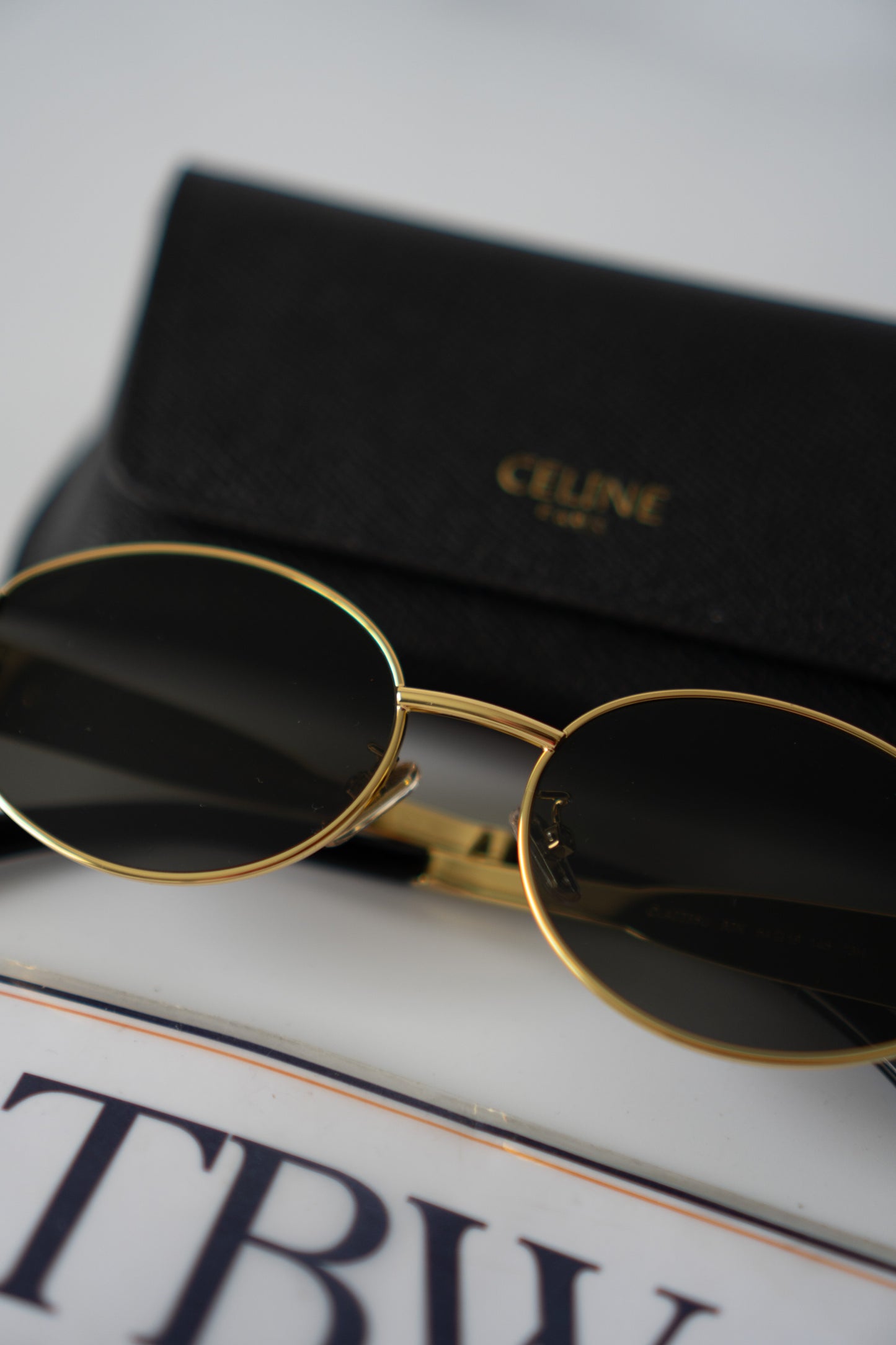 Metal Oval Sunglasses – Gold with Dark Lenses