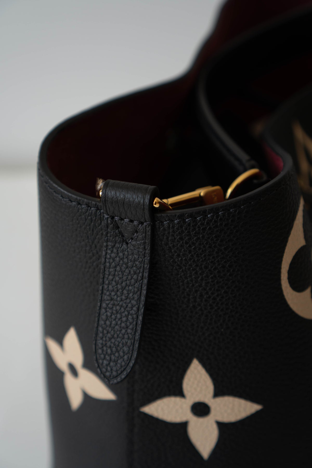 NéoNoé Bi-color in MM size Empreinte leather